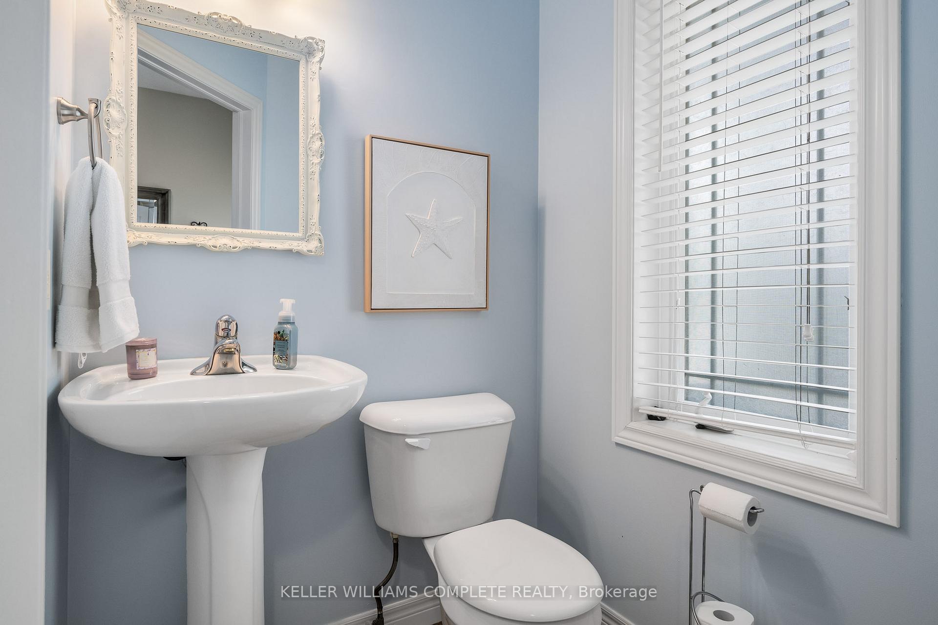 Photo 3 of 72 Windwood Drive, Hamilton, Binbrook — HOMEH