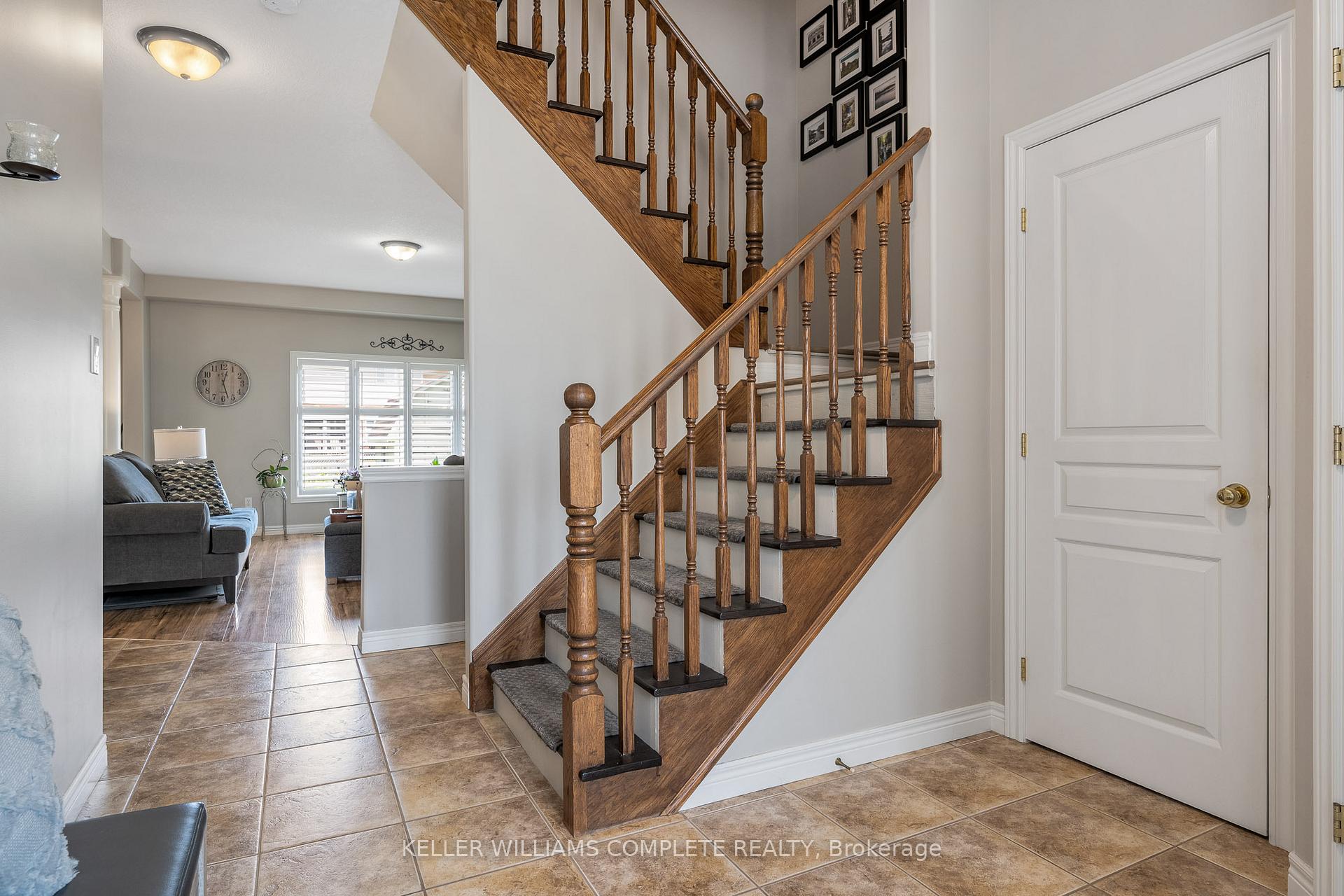 Photo 5 of 72 Windwood Drive, Hamilton, Binbrook — HOMEH