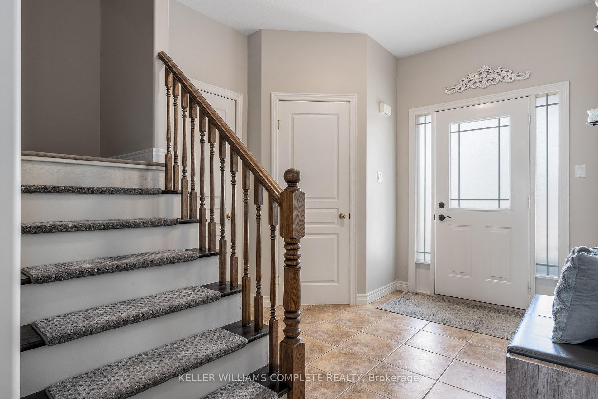 Photo 2 of 72 Windwood Drive, Hamilton, Binbrook — HOMEH