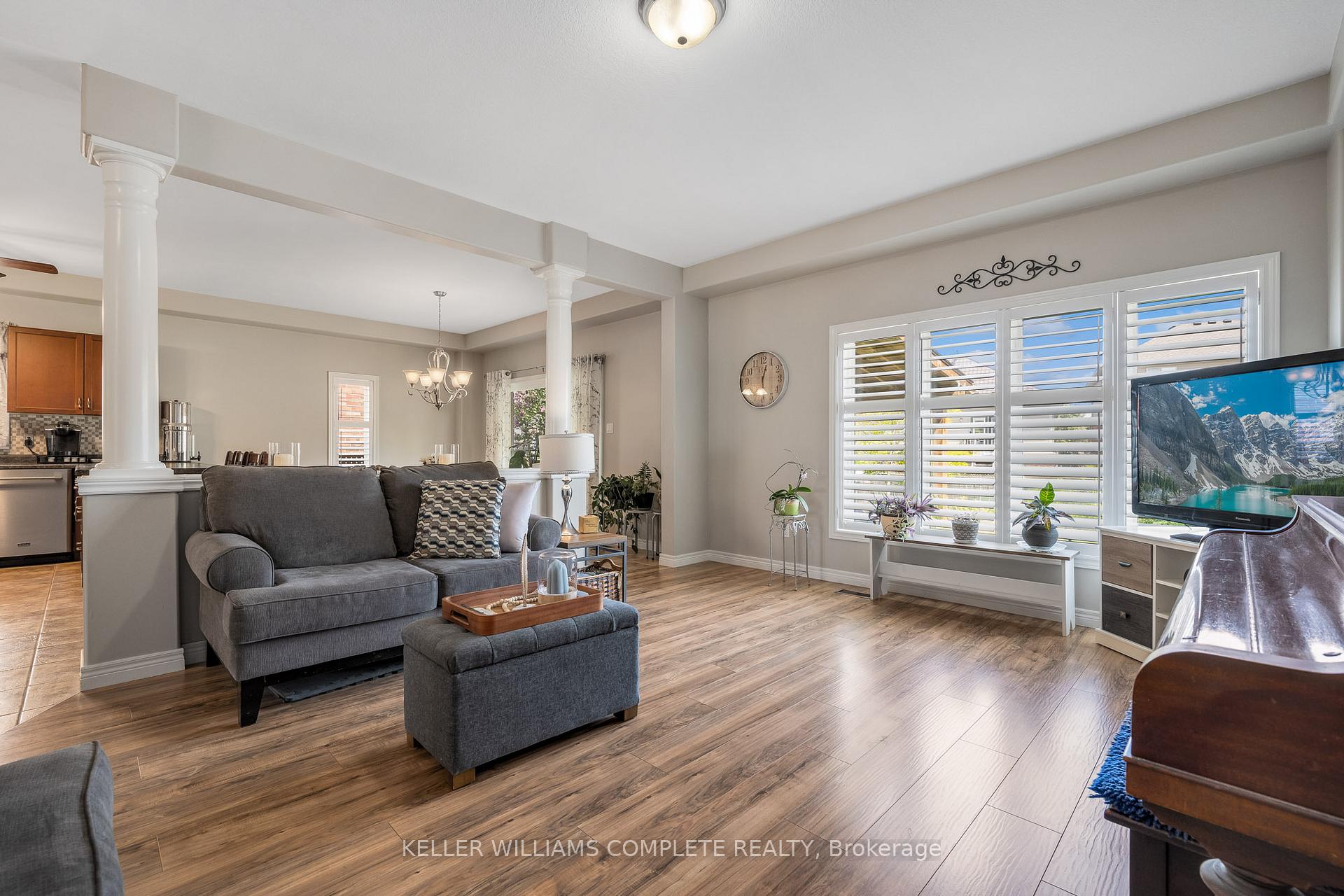Photo 16 of 72 Windwood Drive, Hamilton, Binbrook — HOMEH