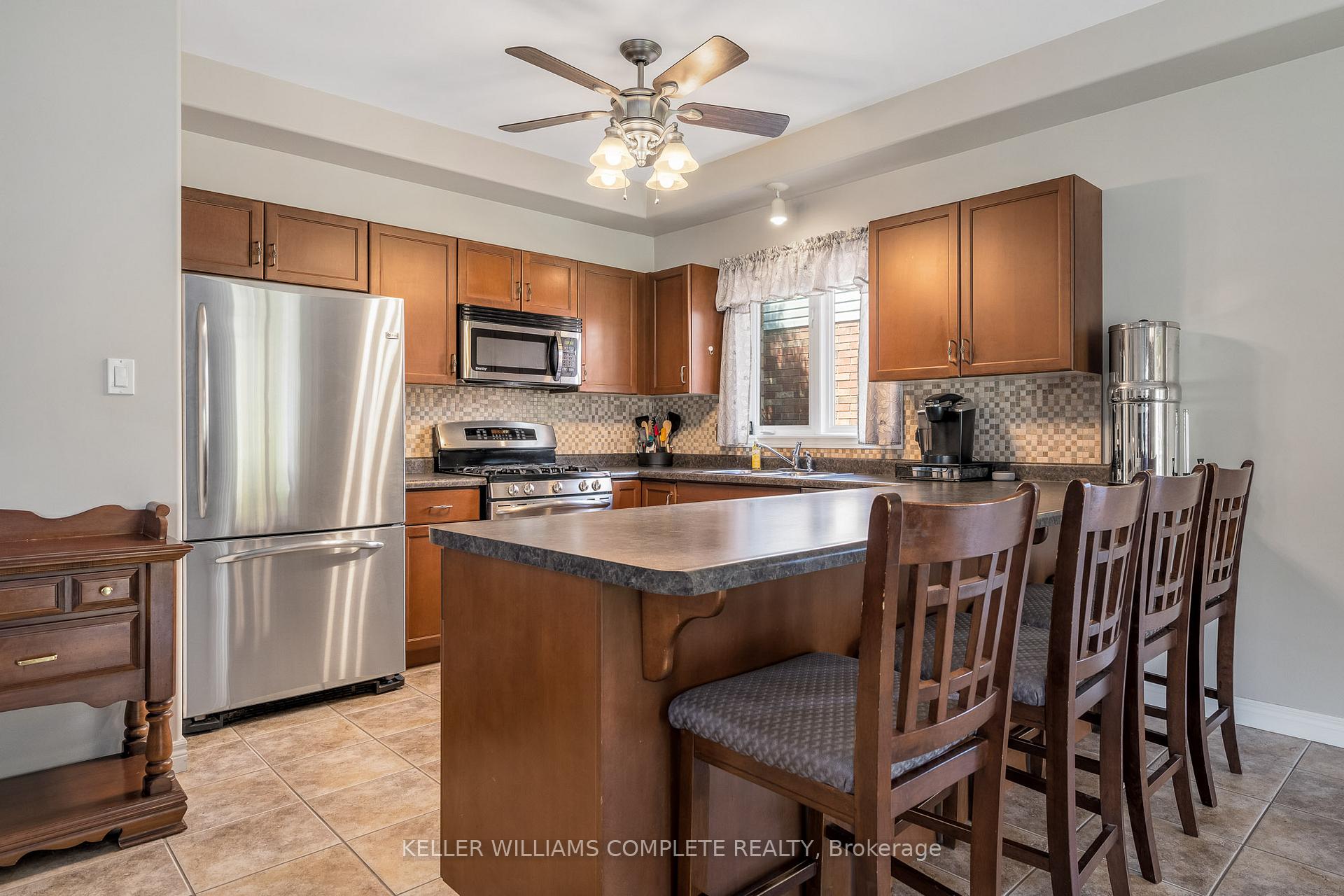 Photo 23 of 72 Windwood Drive, Hamilton, Binbrook — HOMEH