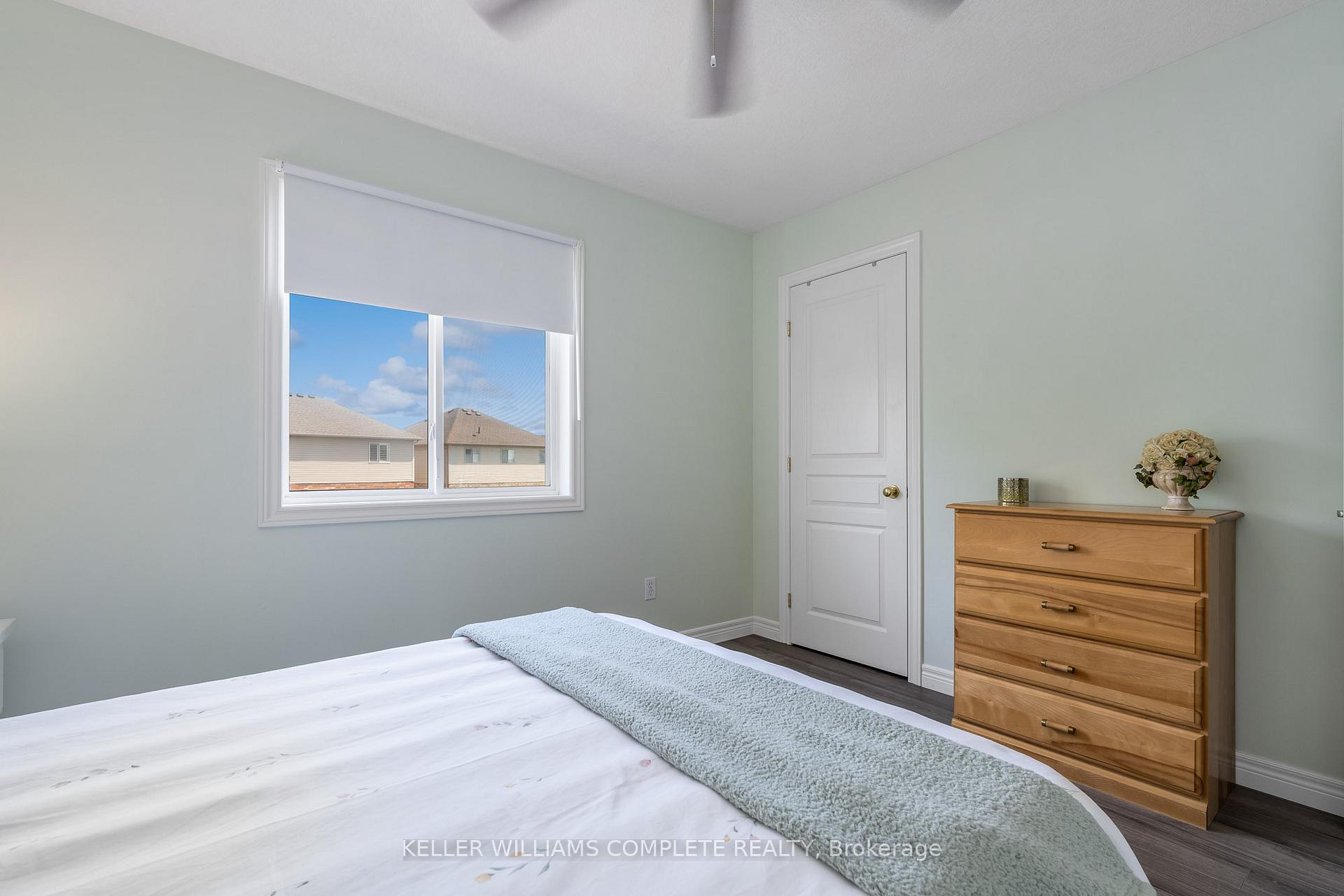 Photo 10 of 72 Windwood Drive, Hamilton, Binbrook — HOMEH