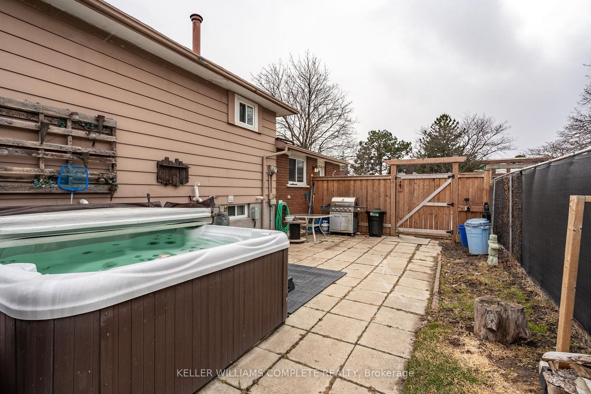 Photo 36 of 47 Locheed Drive, Hamilton, Lisgar — HOMEH