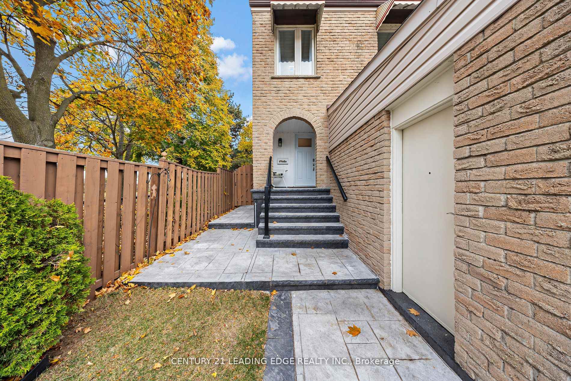 Photo 20 of 47 Peachtree Place, Vaughan, Glen Shields — HOMEH