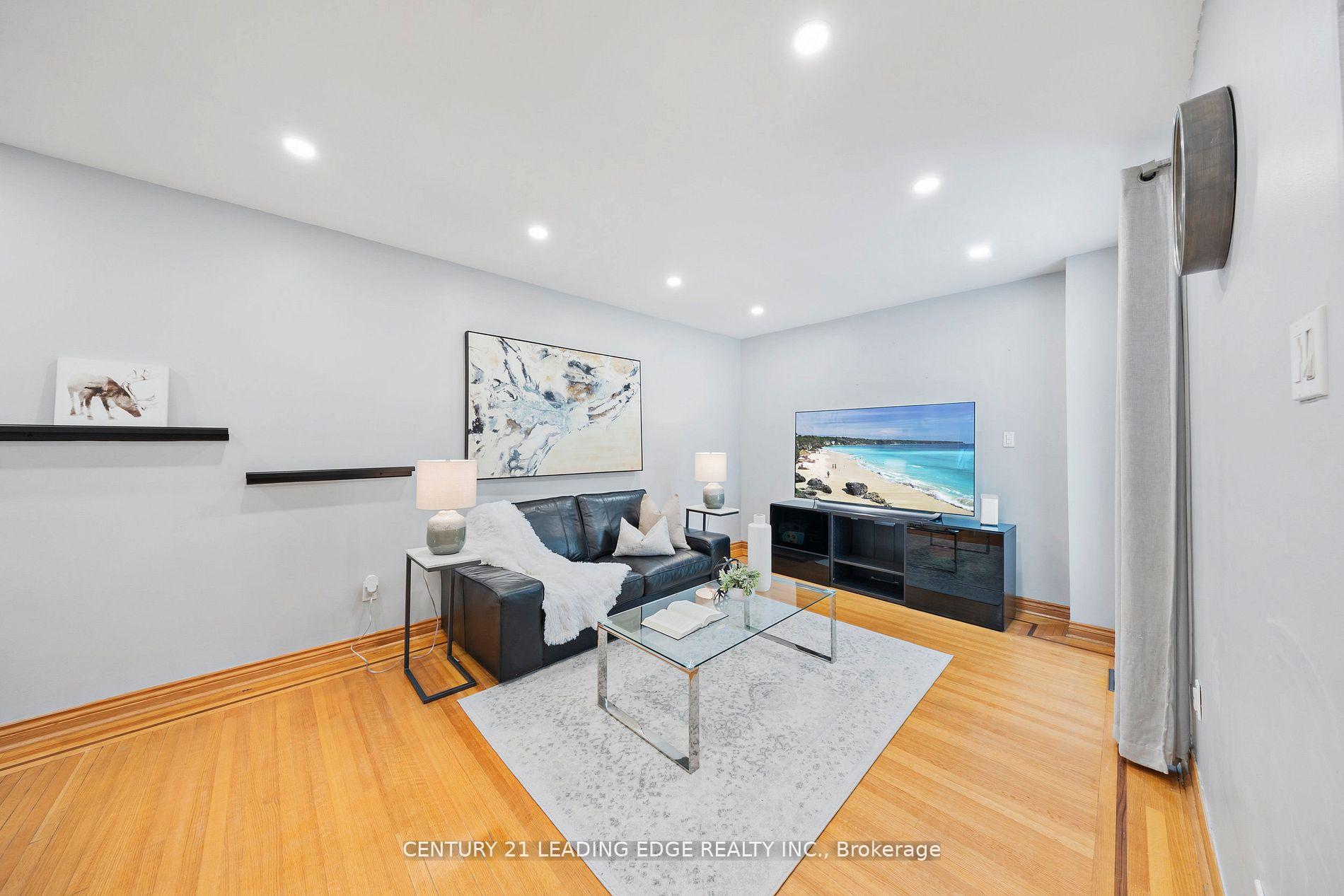 Photo 8 of 47 Peachtree Place, Vaughan, Glen Shields — HOMEH