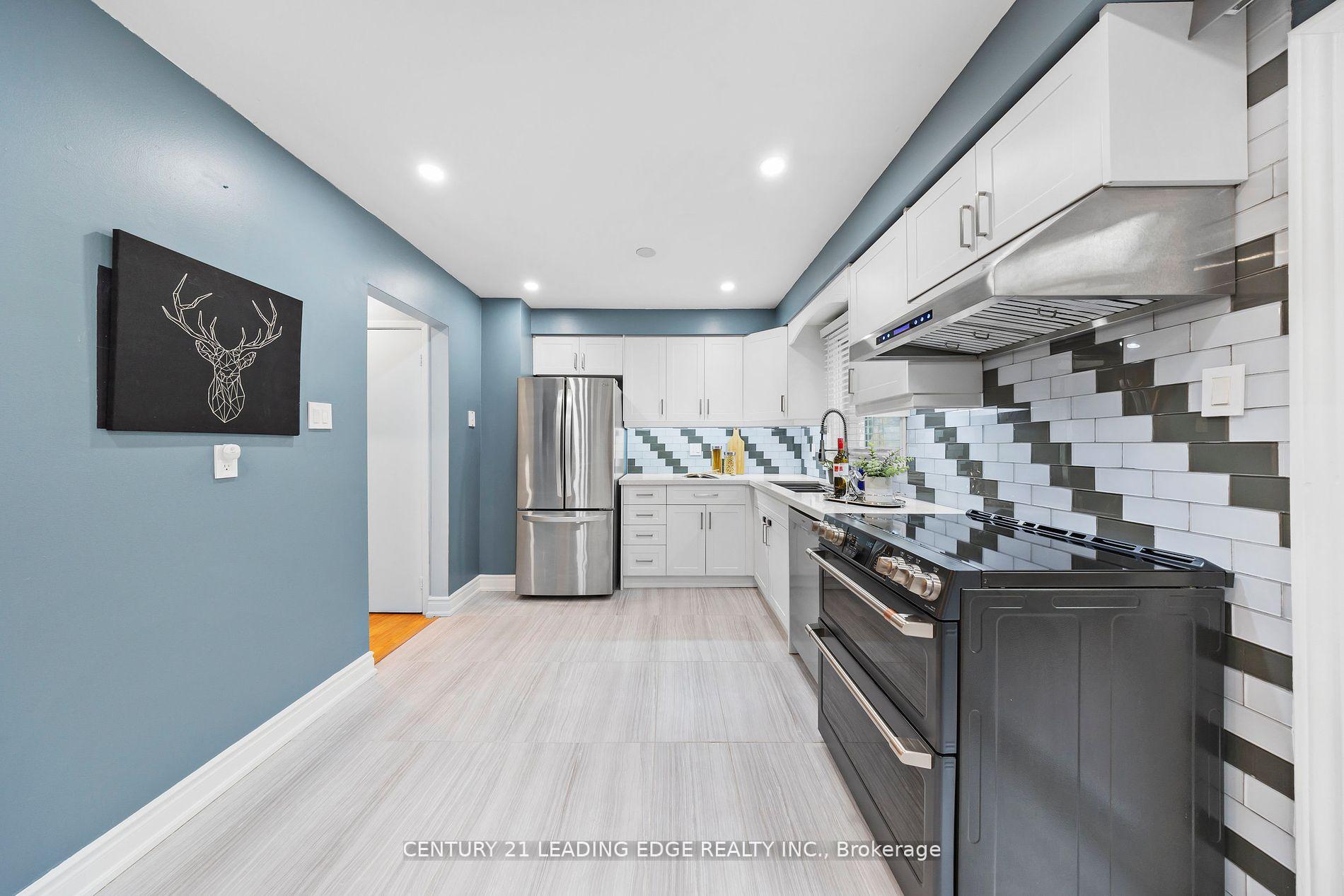 Photo 6 of 47 Peachtree Place, Vaughan, Glen Shields — HOMEH