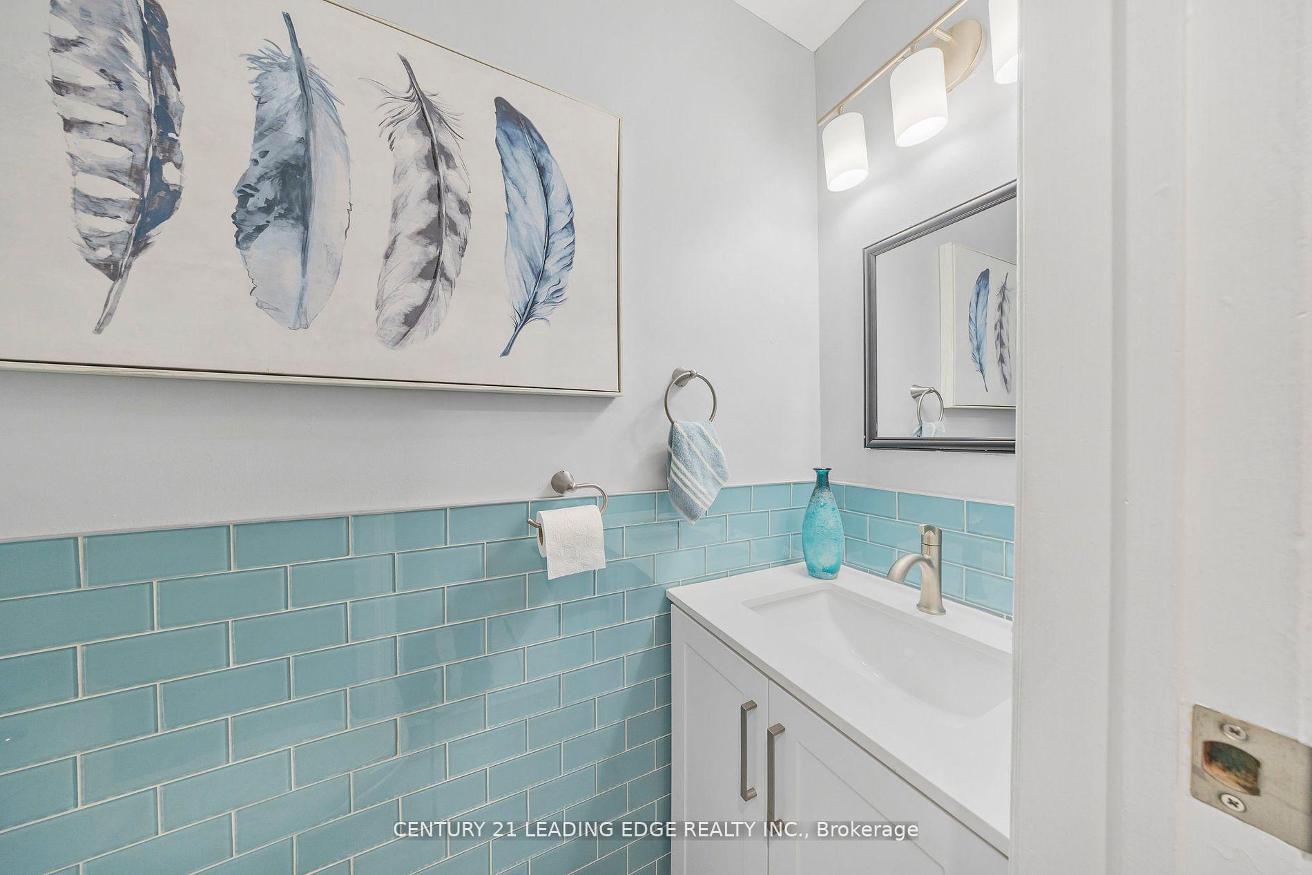 Photo 9 of 47 Peachtree Place, Vaughan, Glen Shields — HOMEH