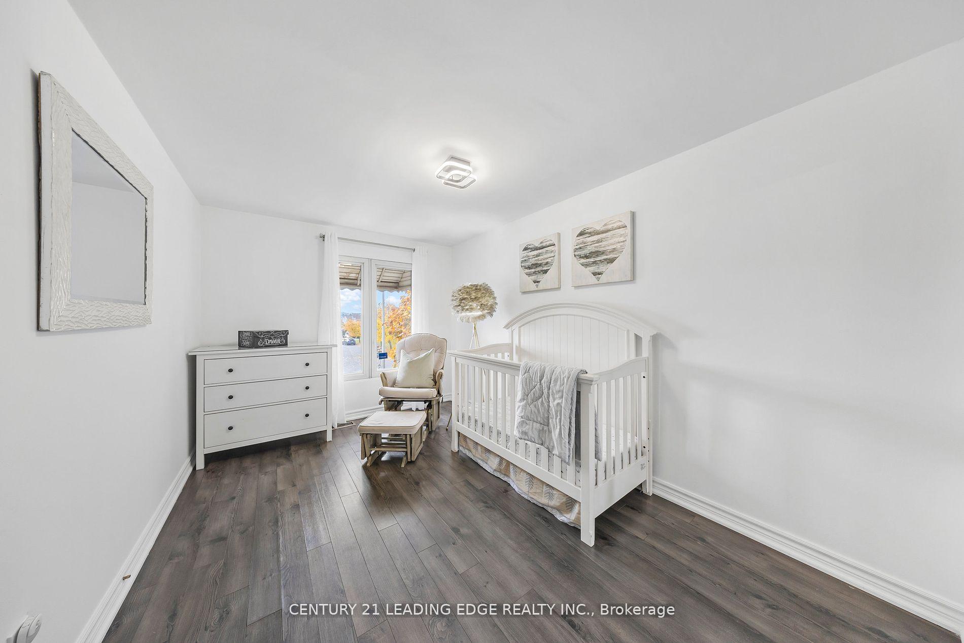 Photo 12 of 47 Peachtree Place, Vaughan, Glen Shields — HOMEH
