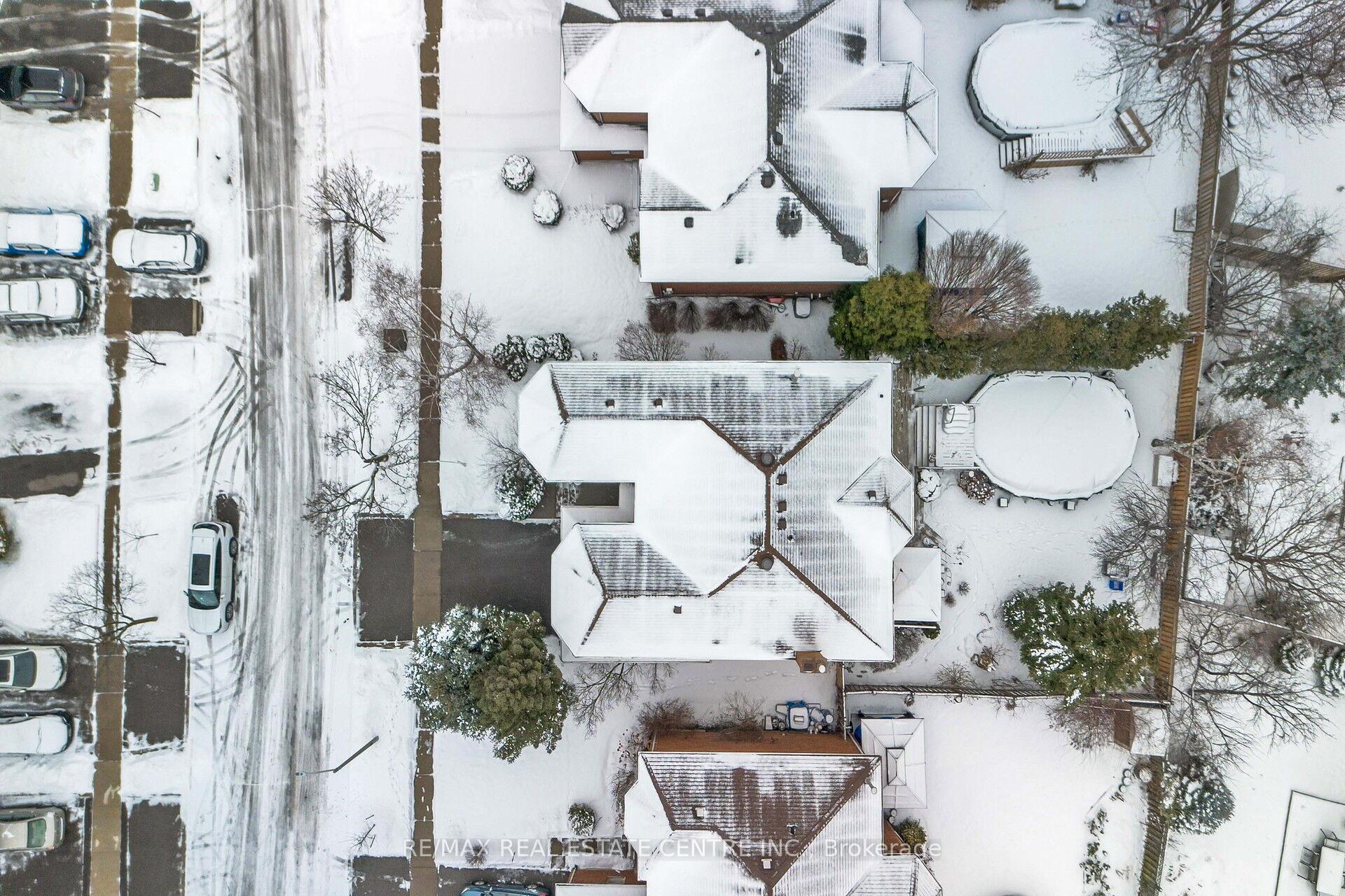 Photo 3 of 63 Leeward Drive, Brampton, Westgate — HOMEH