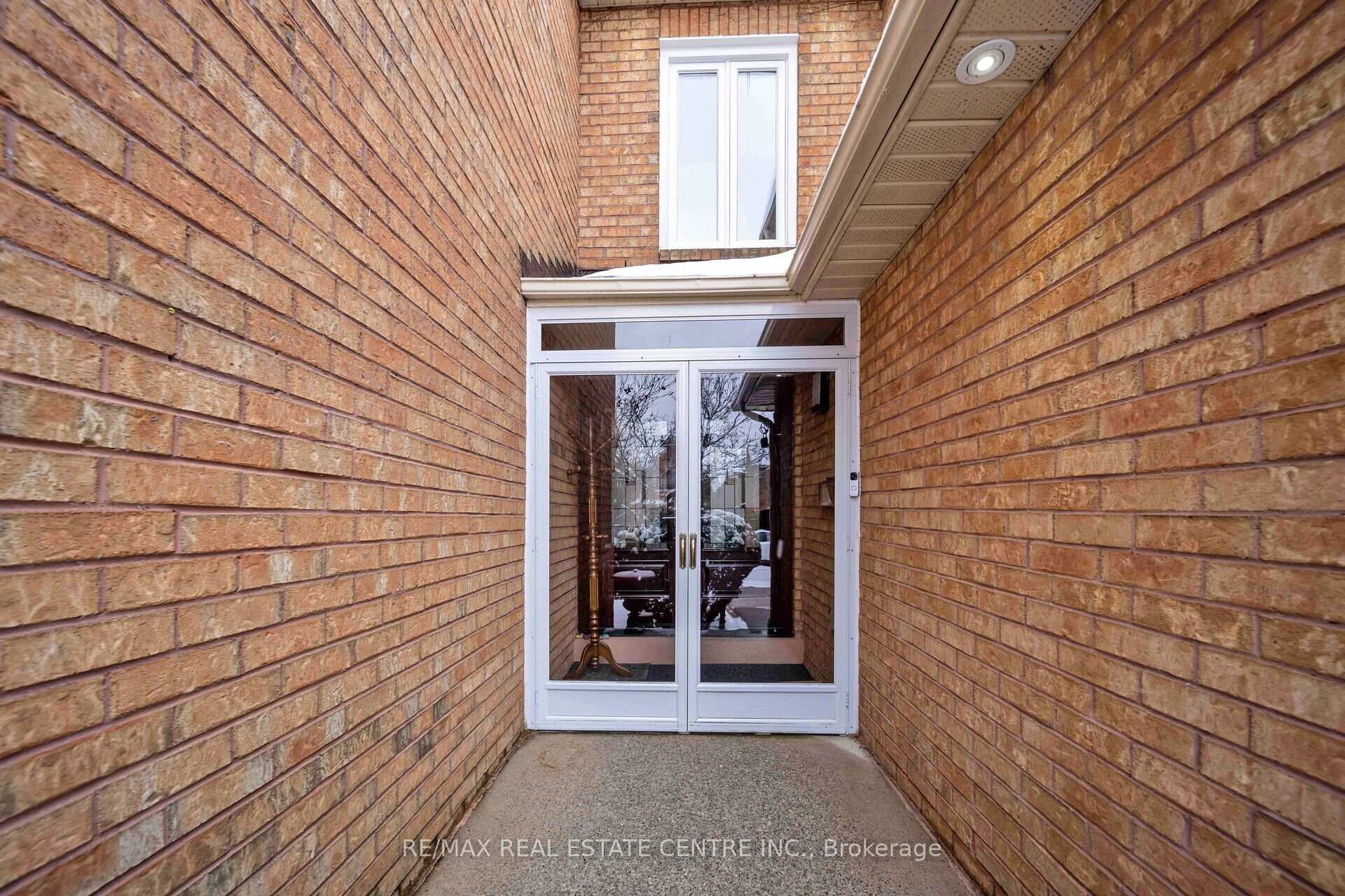 Photo 19 of 63 Leeward Drive, Brampton, Westgate — HOMEH
