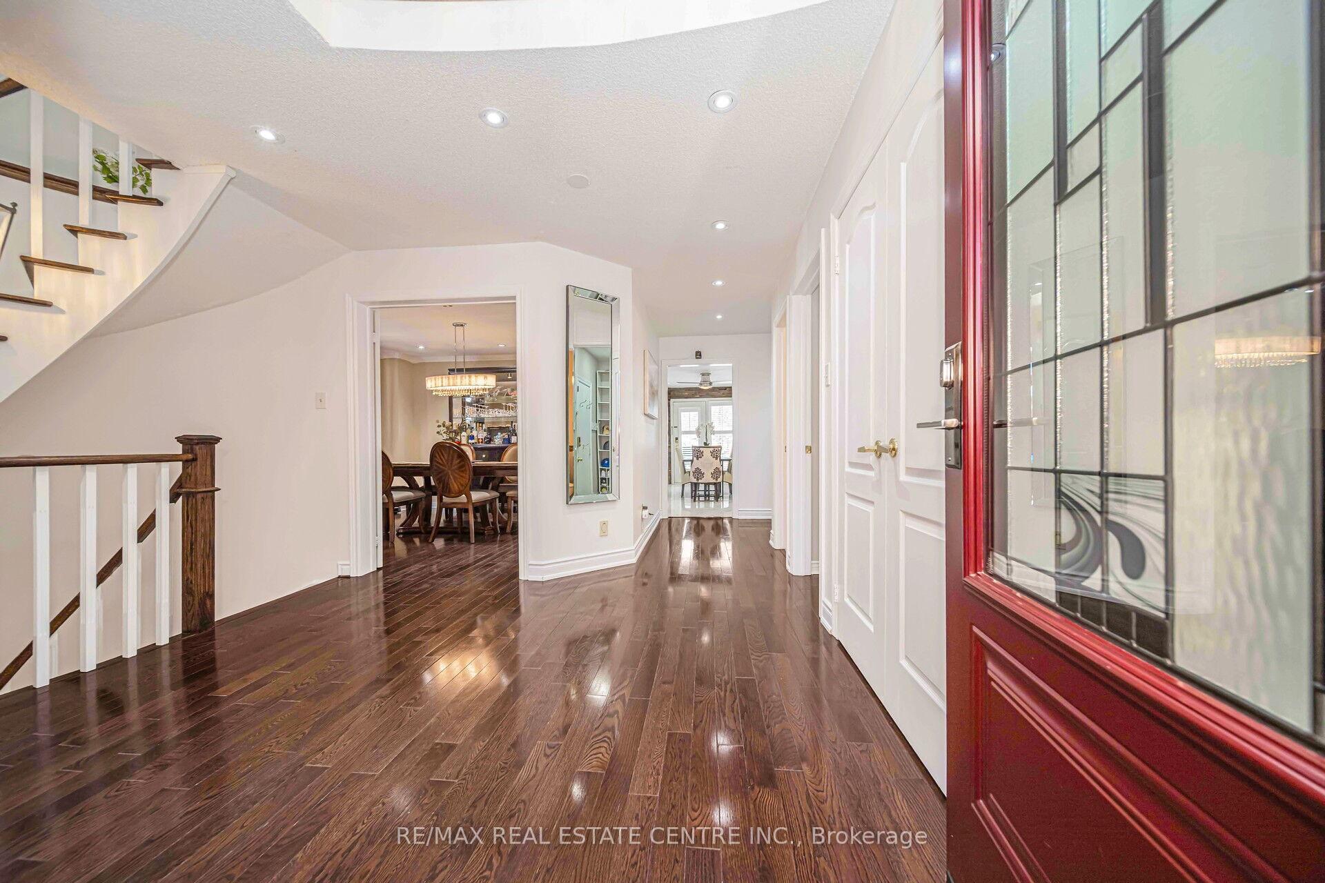Photo 4 of 63 Leeward Drive, Brampton, Westgate — HOMEH