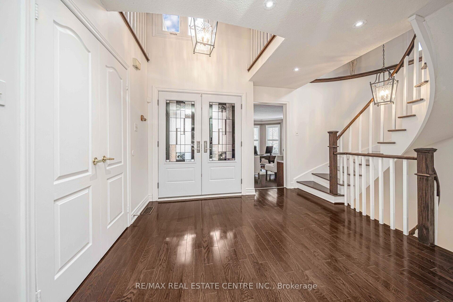 Photo 5 of 63 Leeward Drive, Brampton, Westgate — HOMEH