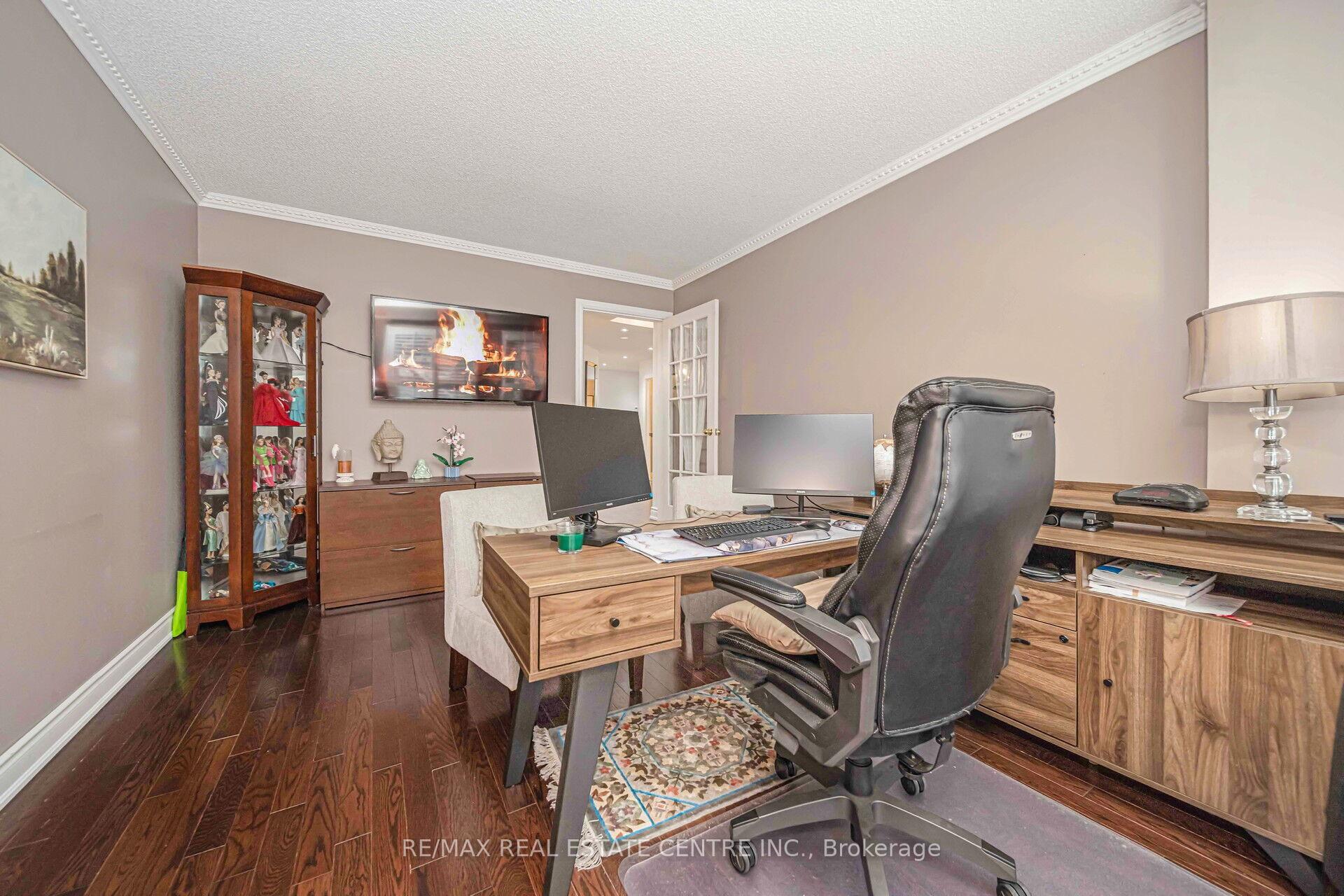 Photo 11 of 63 Leeward Drive, Brampton, Westgate — HOMEH