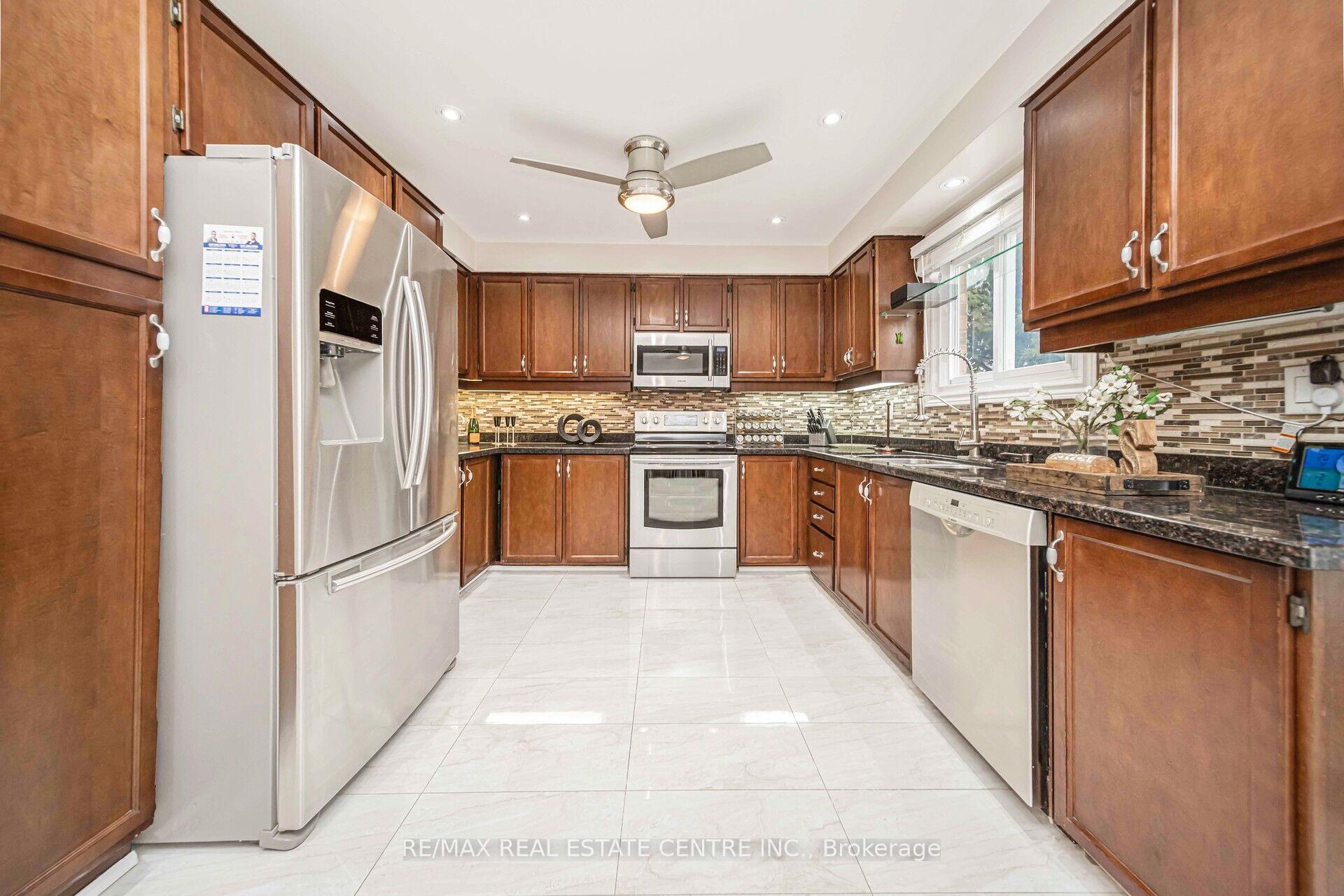 Photo 27 of 63 Leeward Drive, Brampton, Westgate — HOMEH