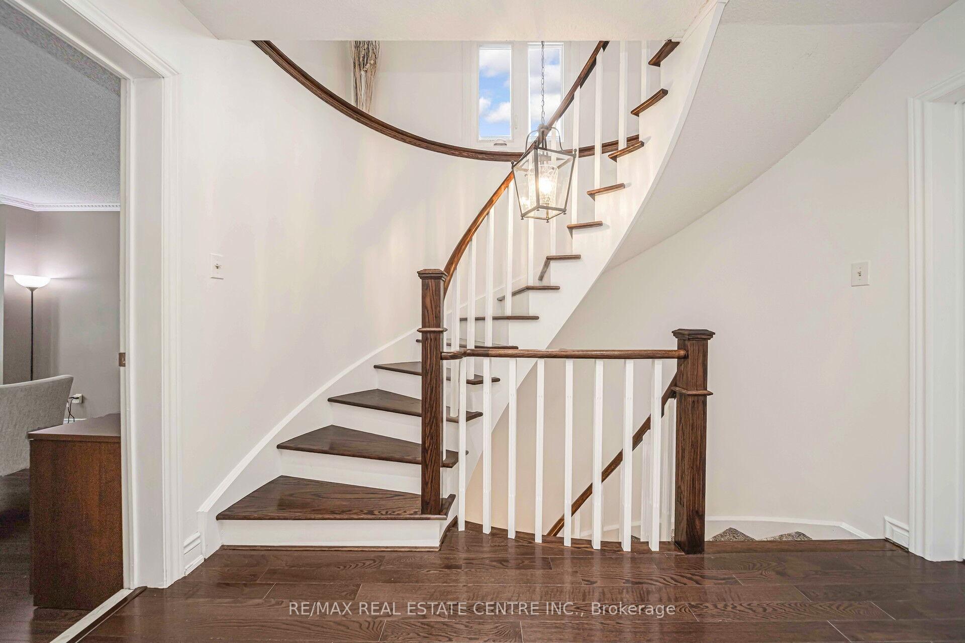 Photo 41 of 63 Leeward Drive, Brampton, Westgate — HOMEH