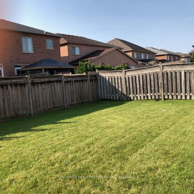 Photo 4 of 31 Coalbrook Court, Vaughan, East Woodbridge — HOMEH