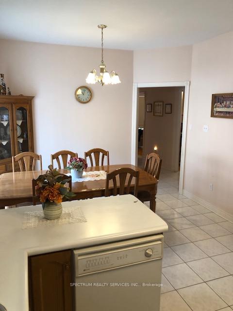 Photo 8 of 31 Coalbrook Court, Vaughan, East Woodbridge — HOMEH