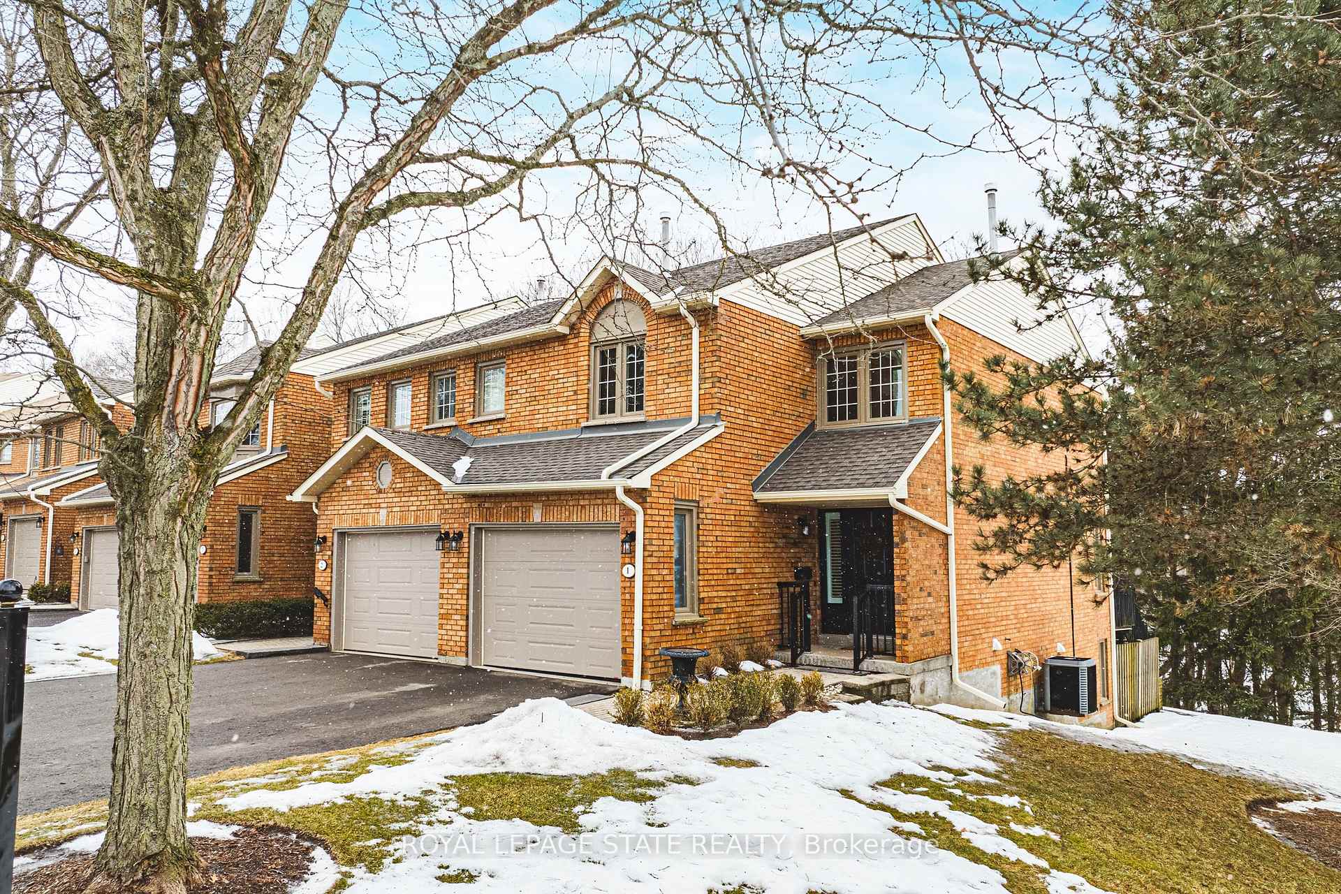 Front of Unit 1, 14 Huntingwood Avenue