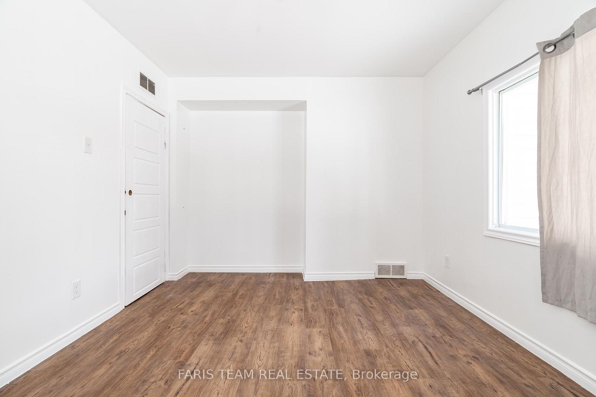 Photo 9 of 549 King Street, Midland — HOMEH