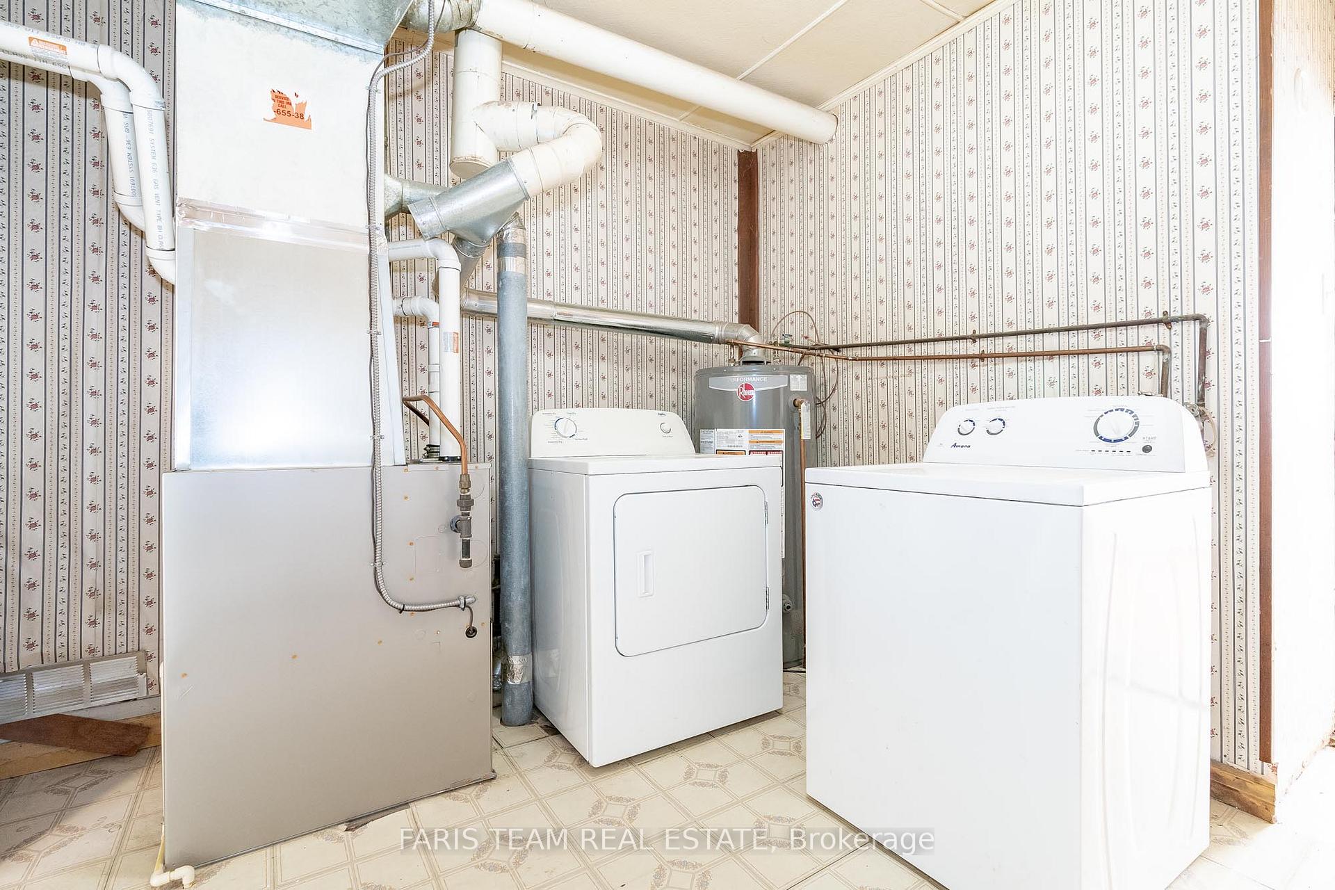 Photo 13 of 549 King Street, Midland — HOMEH
