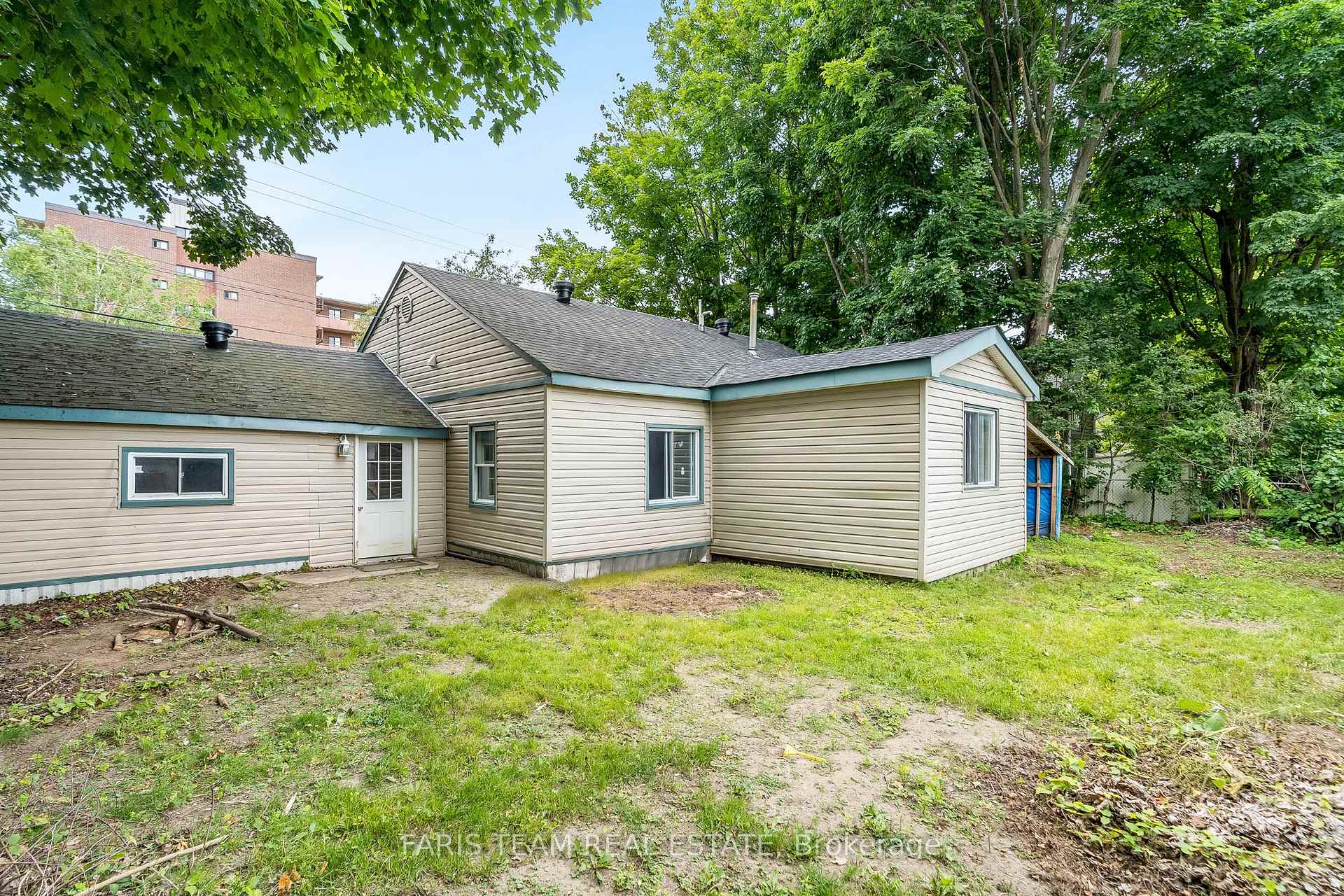 Photo 20 of 549 King Street, Midland — HOMEH