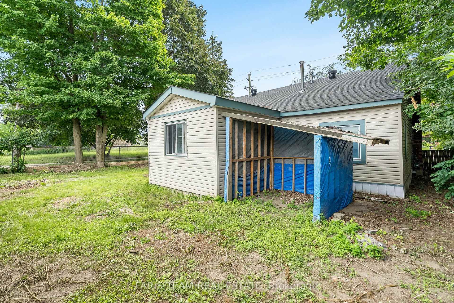 Photo 21 of 549 King Street, Midland — HOMEH