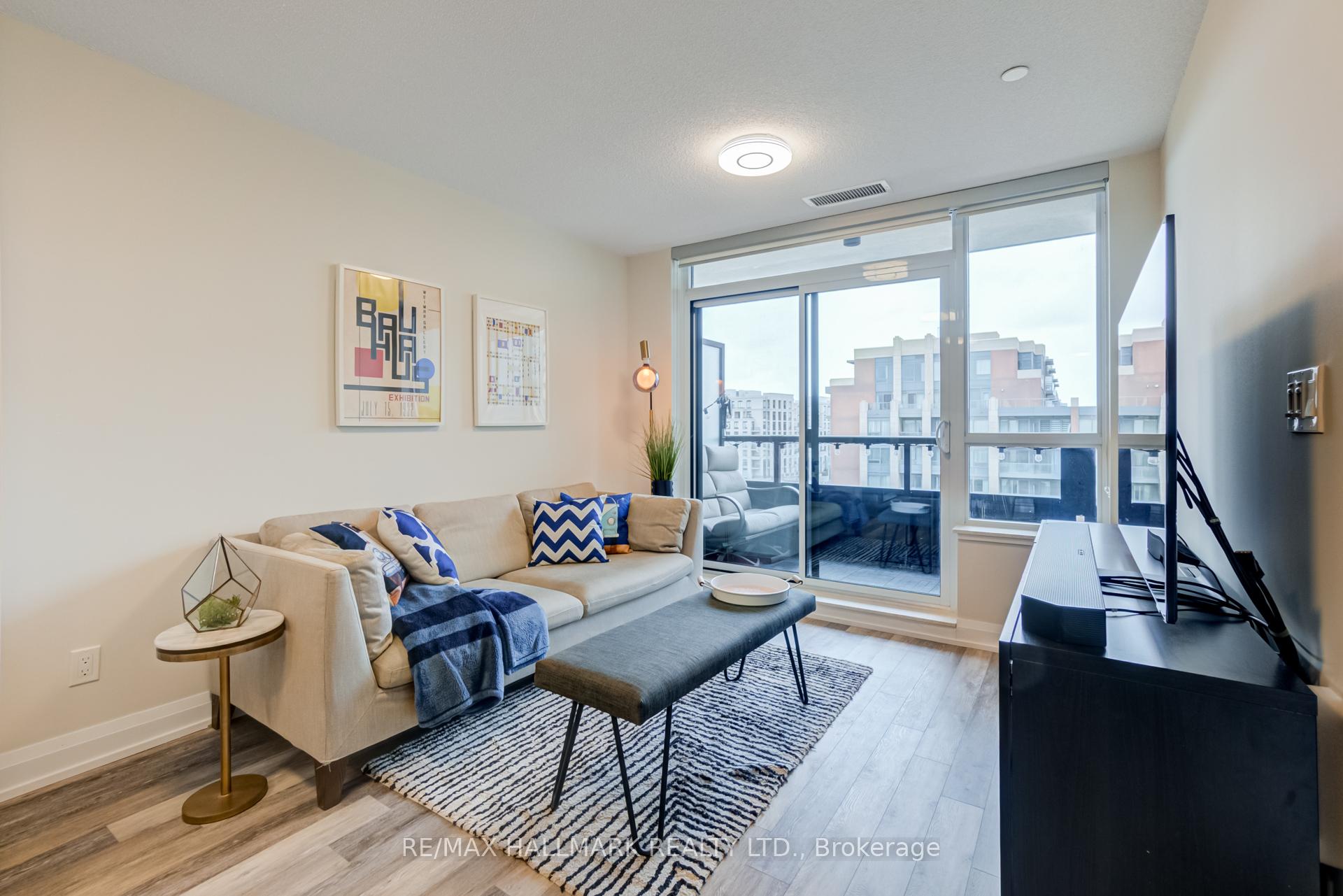 Photo 8 of Unit 726, 25 Water Walk Drive, Markham, Unionville — HOMEH