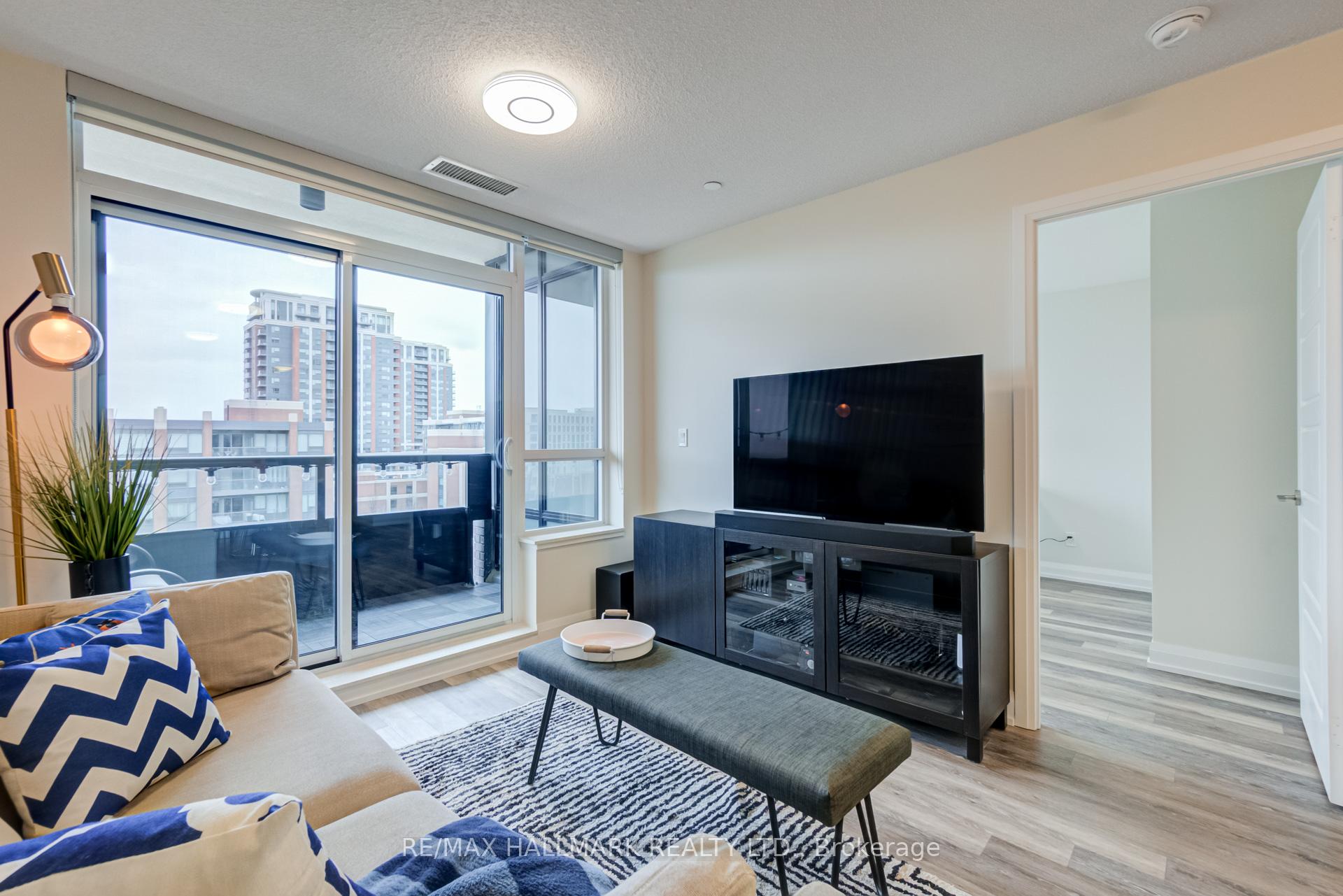 Photo 12 of Unit 726, 25 Water Walk Drive, Markham, Unionville — HOMEH