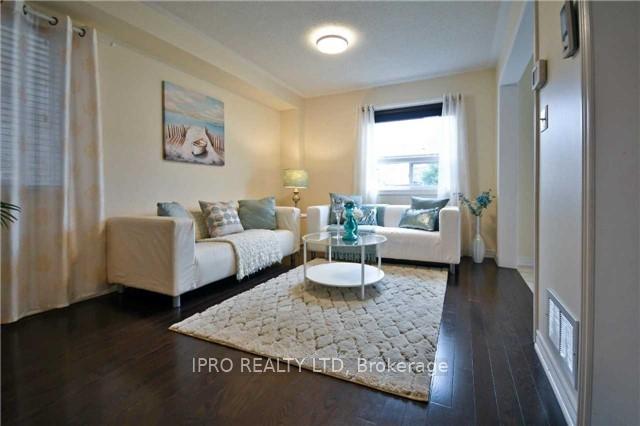Photo 3 of 61 Kirkland Place E, Whitby, Williamsburg — HOMEH