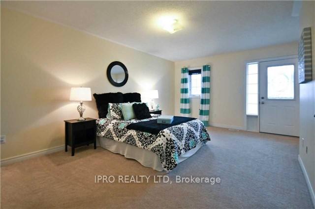 Photo 2 of 61 Kirkland Place E, Whitby, Williamsburg — HOMEH