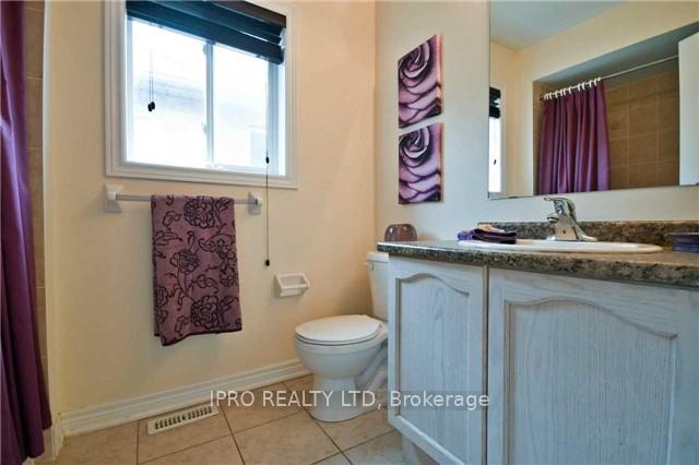 Photo 4 of 61 Kirkland Place E, Whitby, Williamsburg — HOMEH