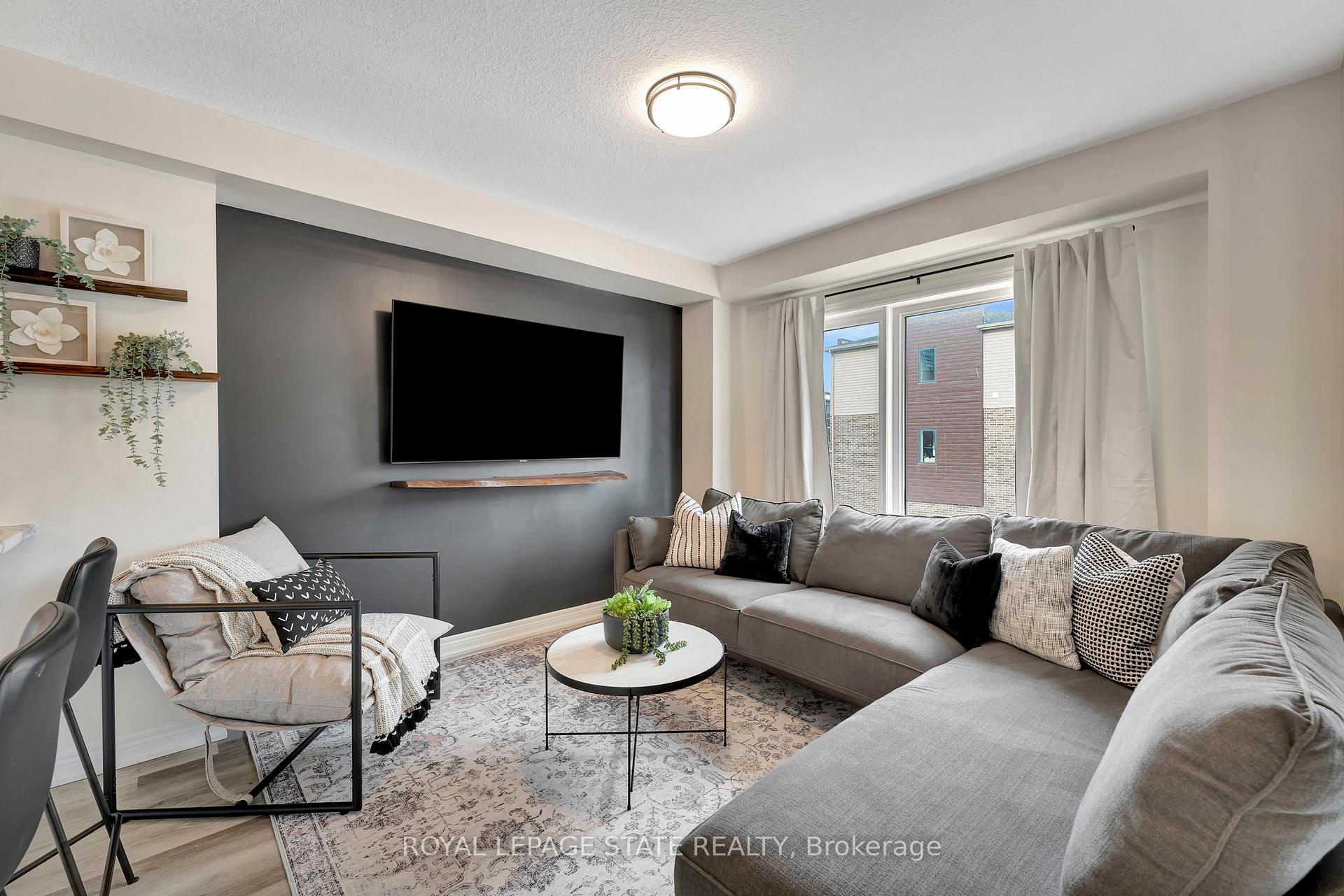 Photo 4 of 108 Dryden Lane, Hamilton, McQuesten — HOMEH