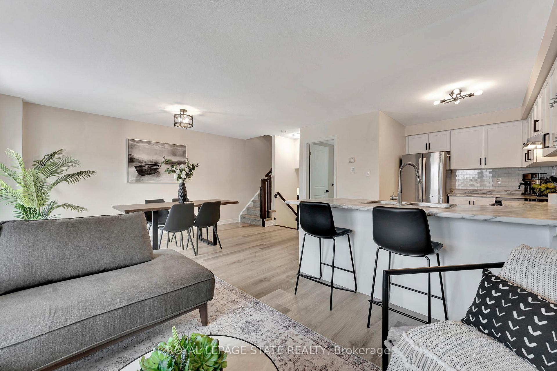 Photo 7 of 108 Dryden Lane, Hamilton, McQuesten — HOMEH