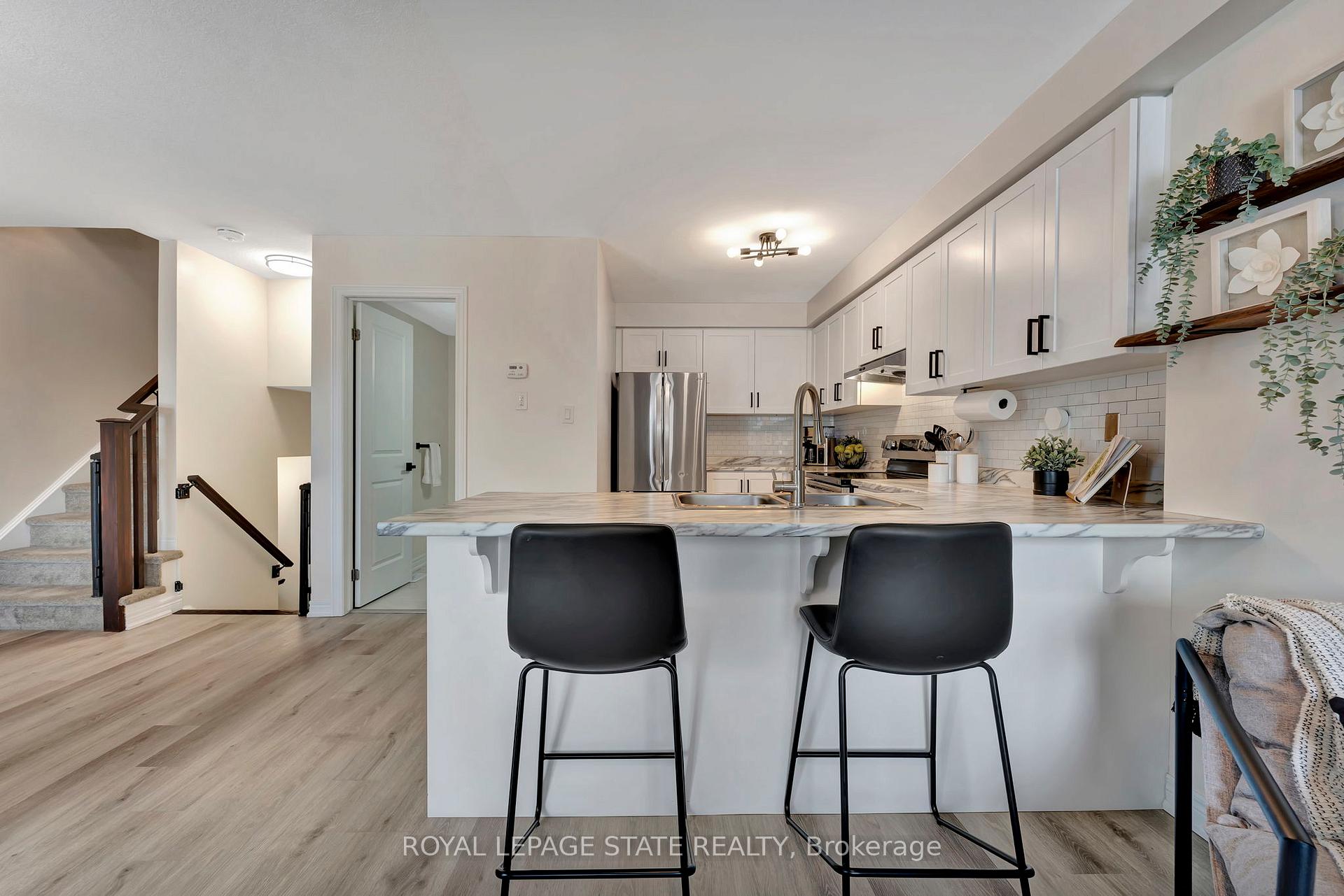 Photo 14 of 108 Dryden Lane, Hamilton, McQuesten — HOMEH