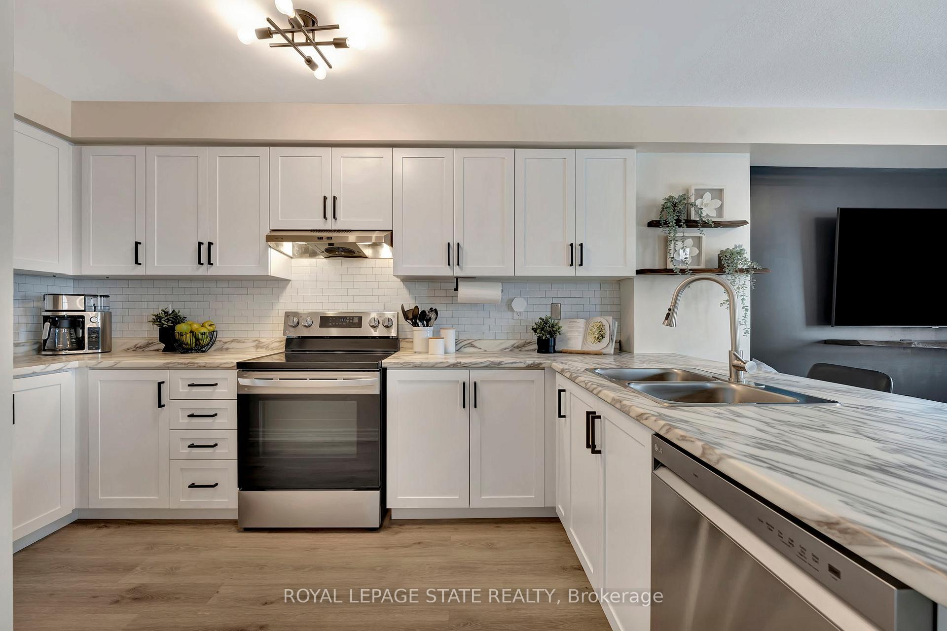 Photo 18 of 108 Dryden Lane, Hamilton, McQuesten — HOMEH