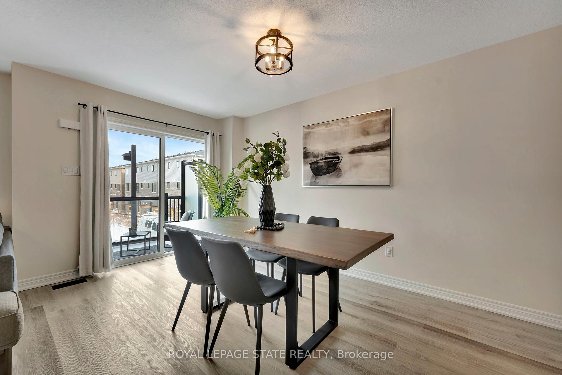 Photo 16 of 108 Dryden Lane, Hamilton, McQuesten — HOMEH