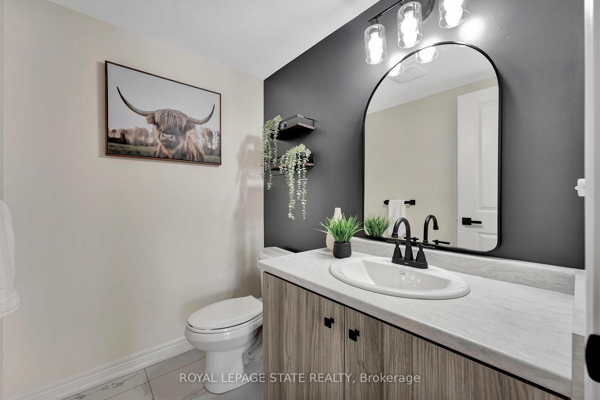Photo 11 of 108 Dryden Lane, Hamilton, McQuesten — HOMEH