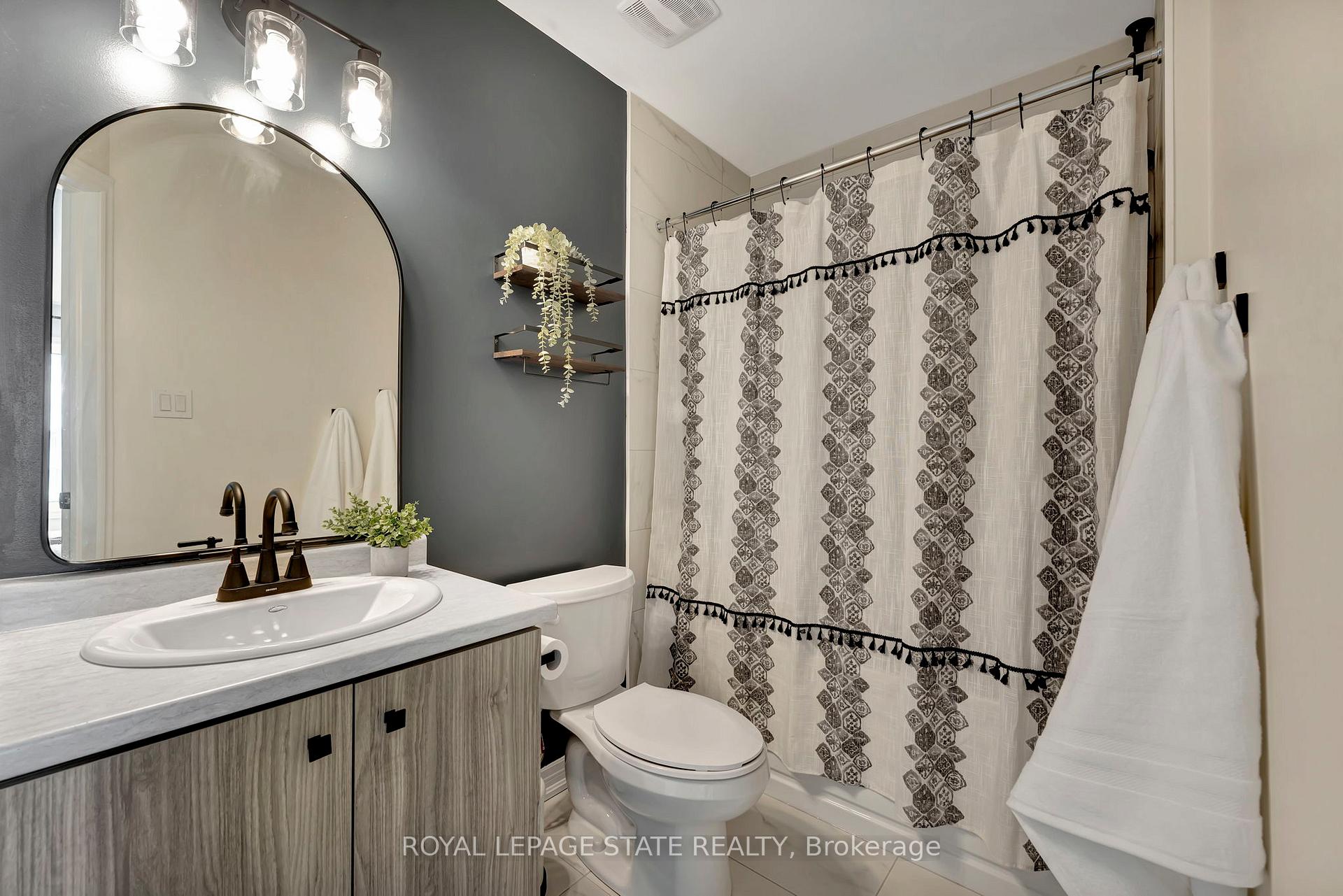 Photo 17 of 108 Dryden Lane, Hamilton, McQuesten — HOMEH