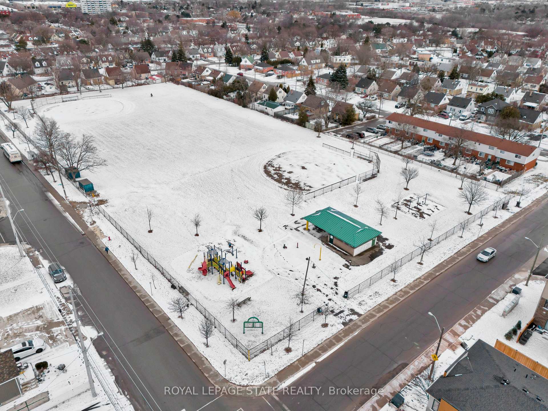 Photo 28 of 108 Dryden Lane, Hamilton, McQuesten — HOMEH