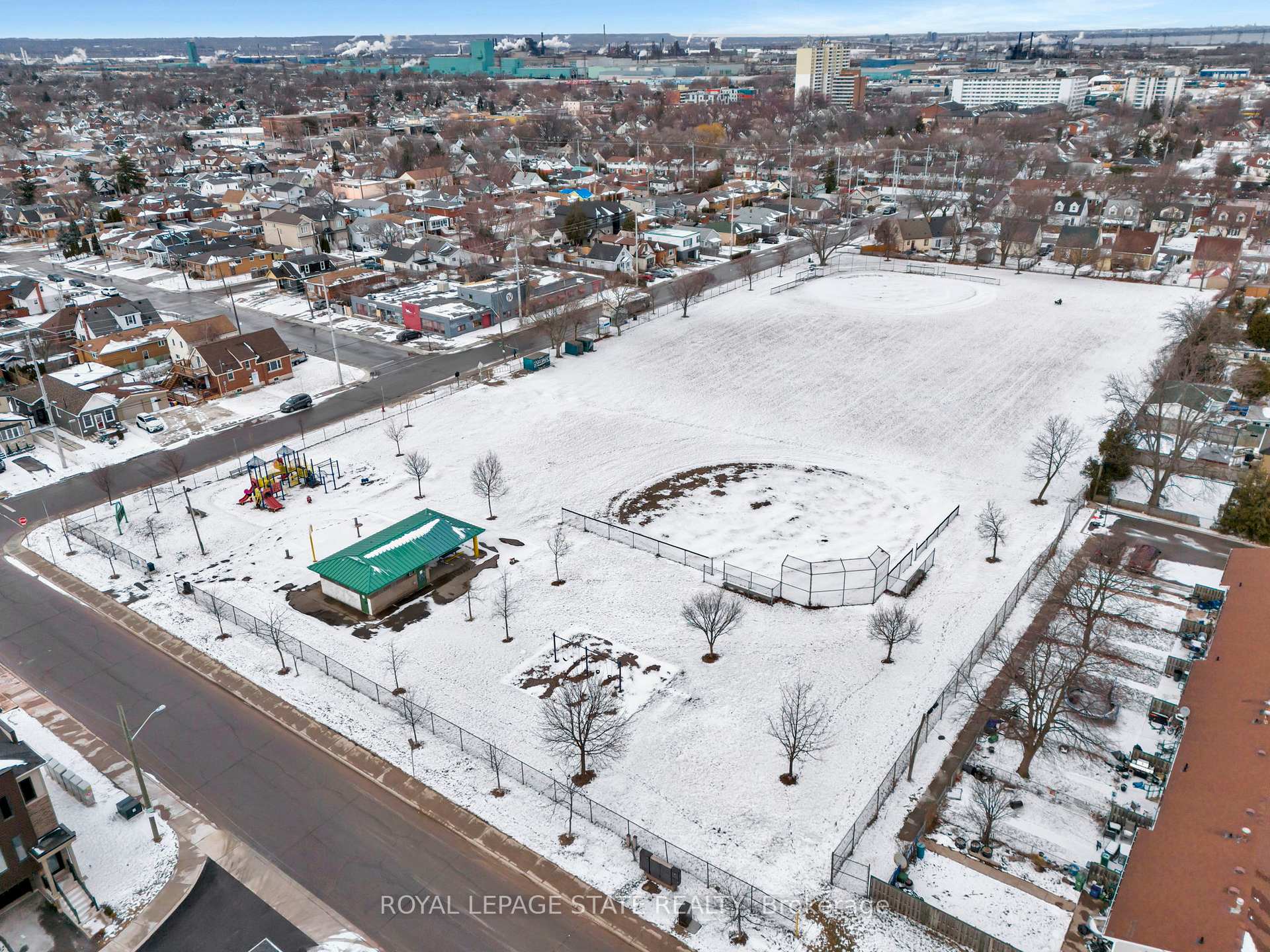 Photo 31 of 108 Dryden Lane, Hamilton, McQuesten — HOMEH