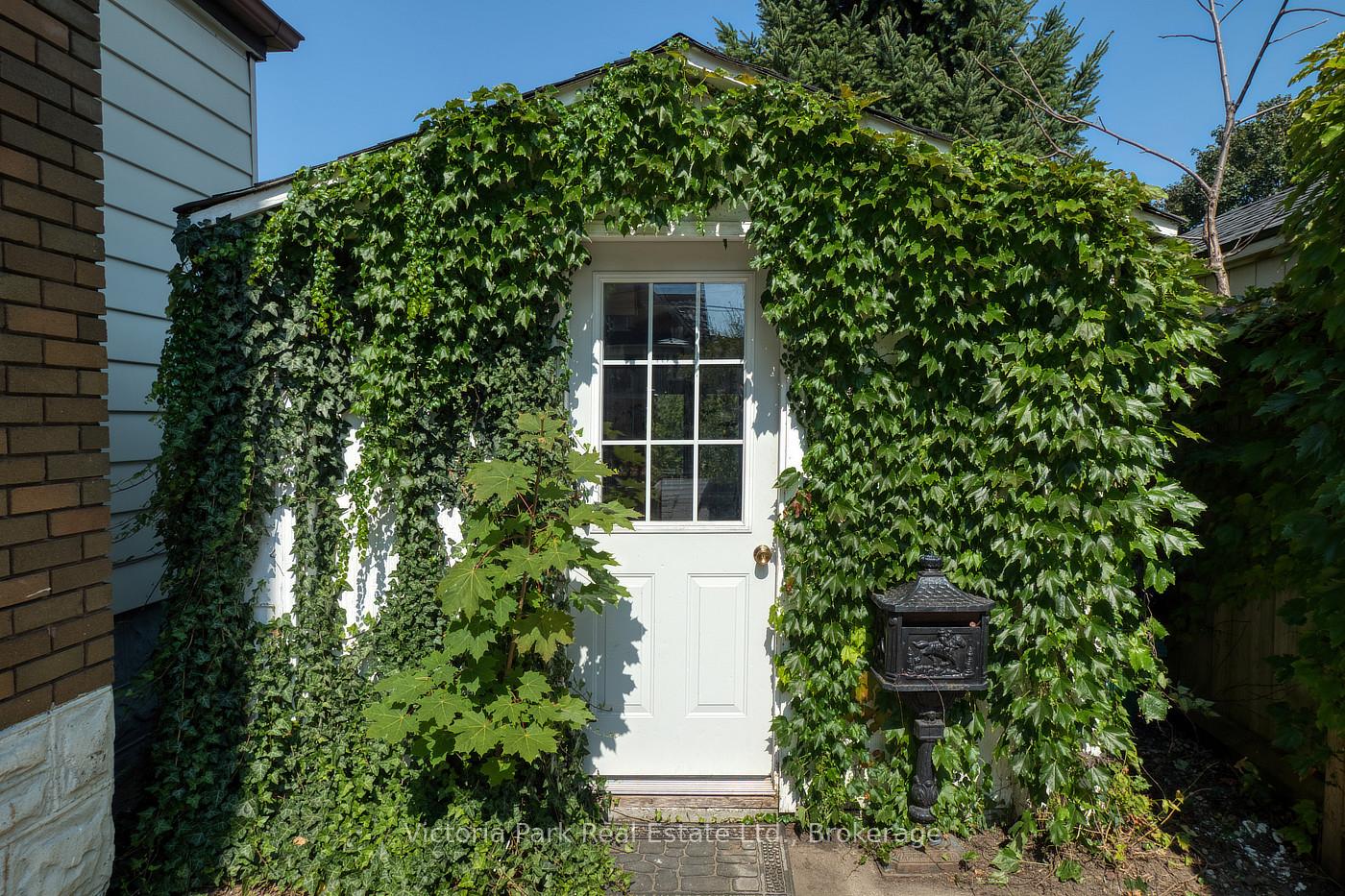 Photo 30 of 34 Park Street, Kitchener — HOMEH