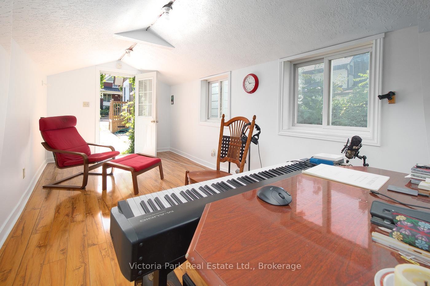 Photo 32 of 34 Park Street, Kitchener — HOMEH