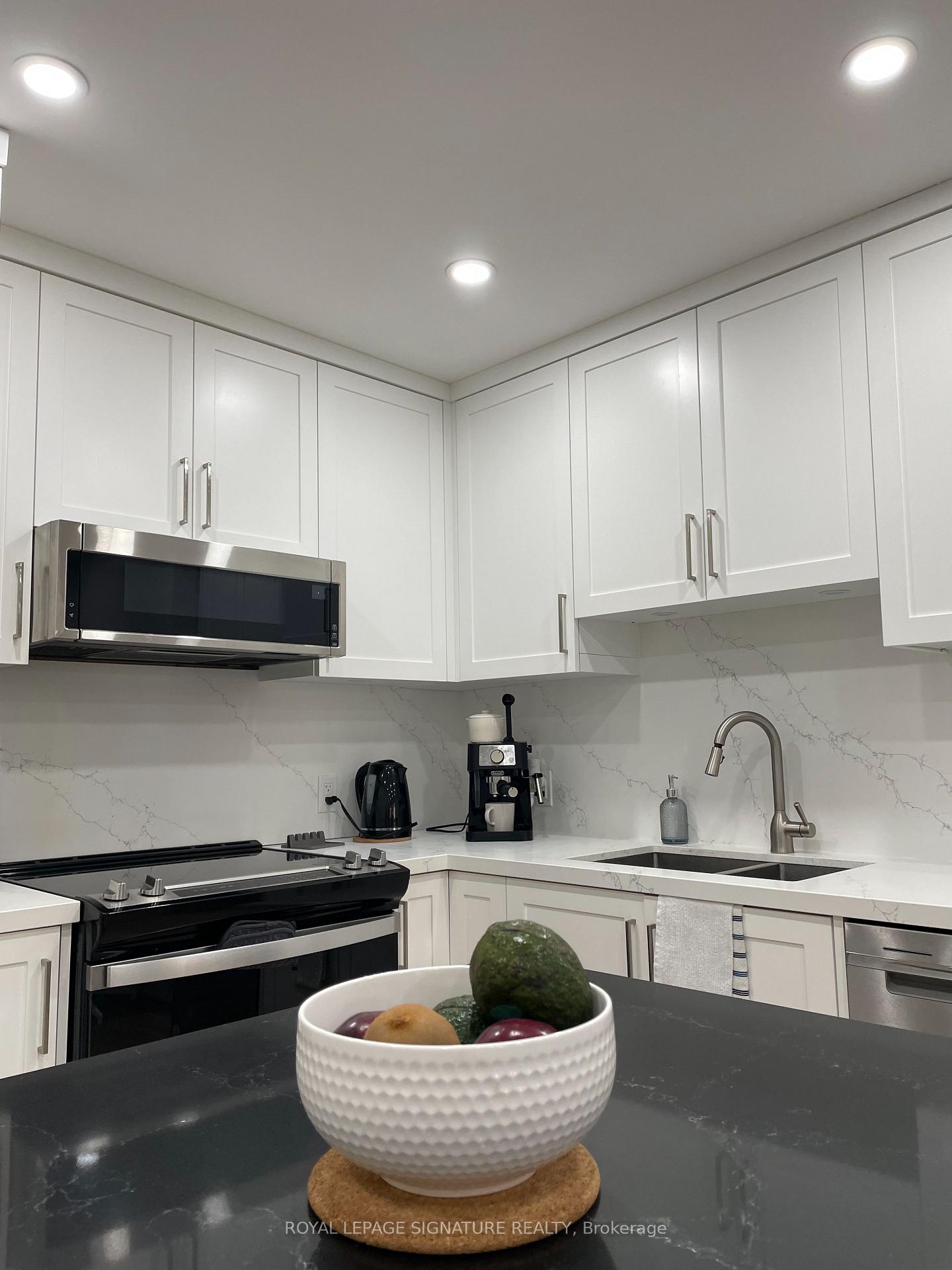 Photo 4 of Unit 2, 530 Eglinton Avenue W, Toronto, Lawrence Park South — HOMEH