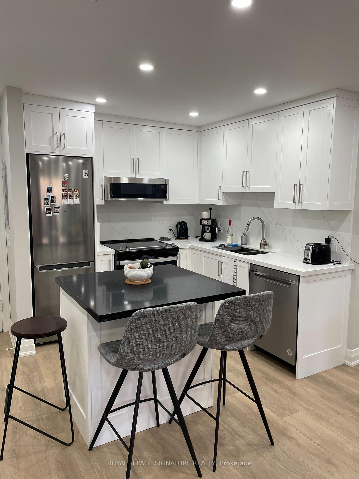 Photo 2 of Unit 2, 530 Eglinton Avenue W, Toronto, Lawrence Park South — HOMEH