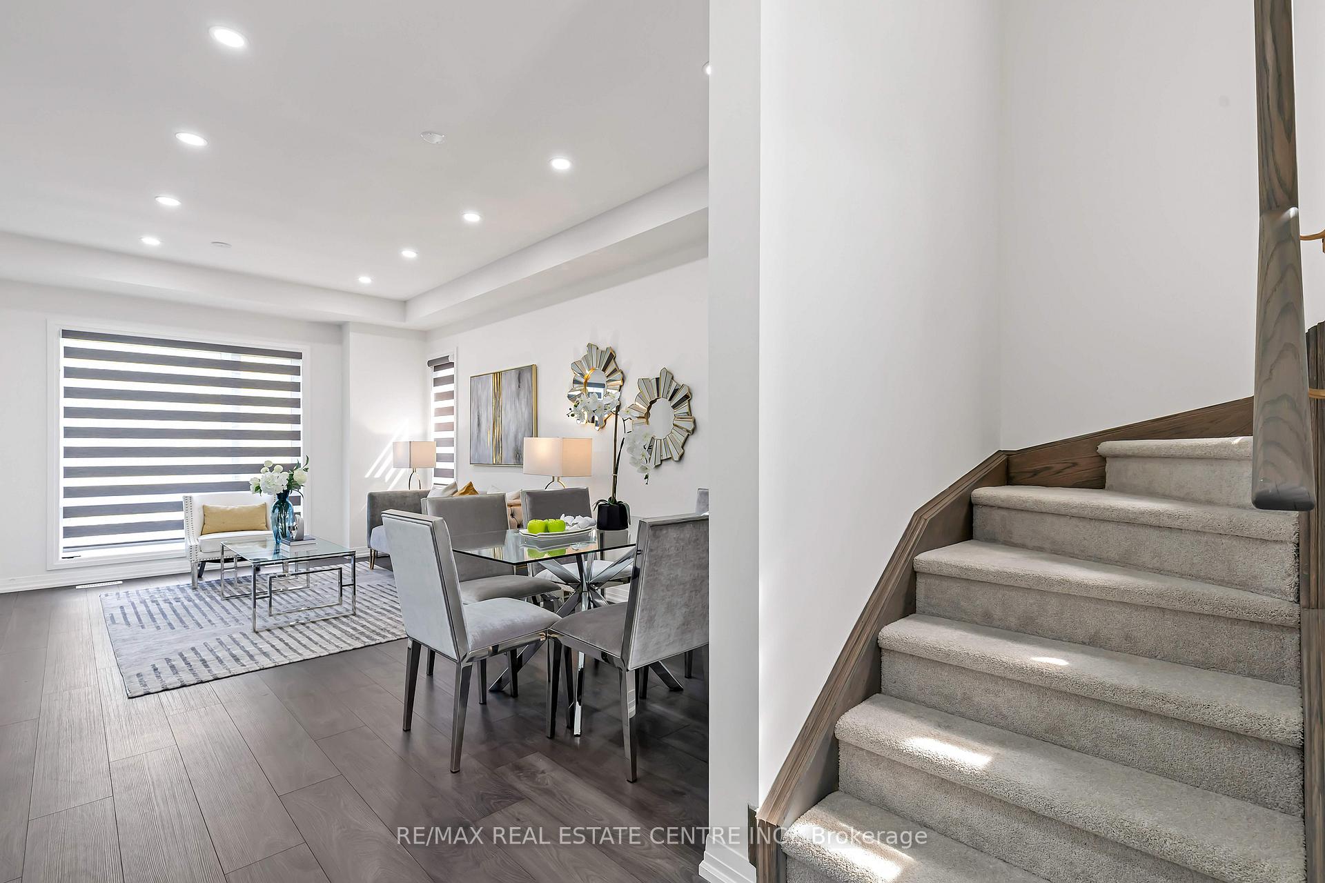 Photo 8 of 28 Klein Way, Whitby, Taunton North — HOMEH