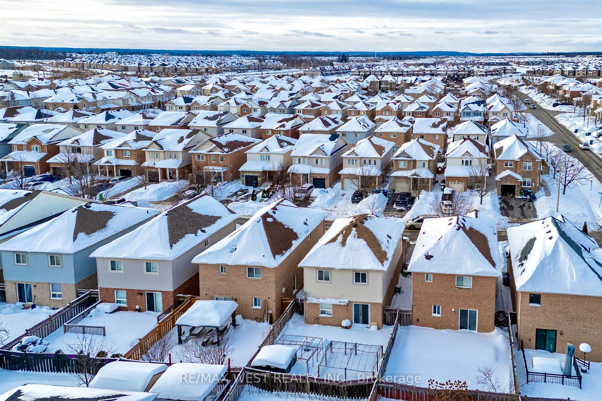 Photo 20 of 83 Ridgemore Crescent, Brampton, Fletcher's Meadow — HOMEH