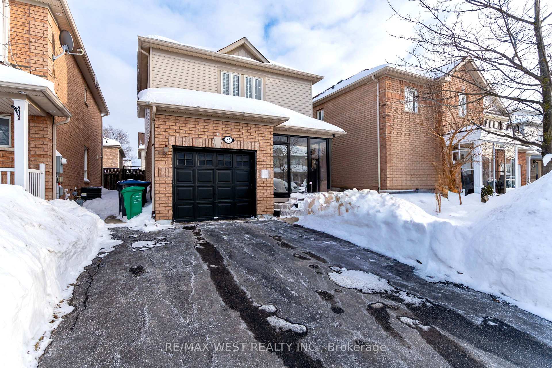 Photo 4 of 83 Ridgemore Crescent, Brampton, Fletcher's Meadow — HOMEH