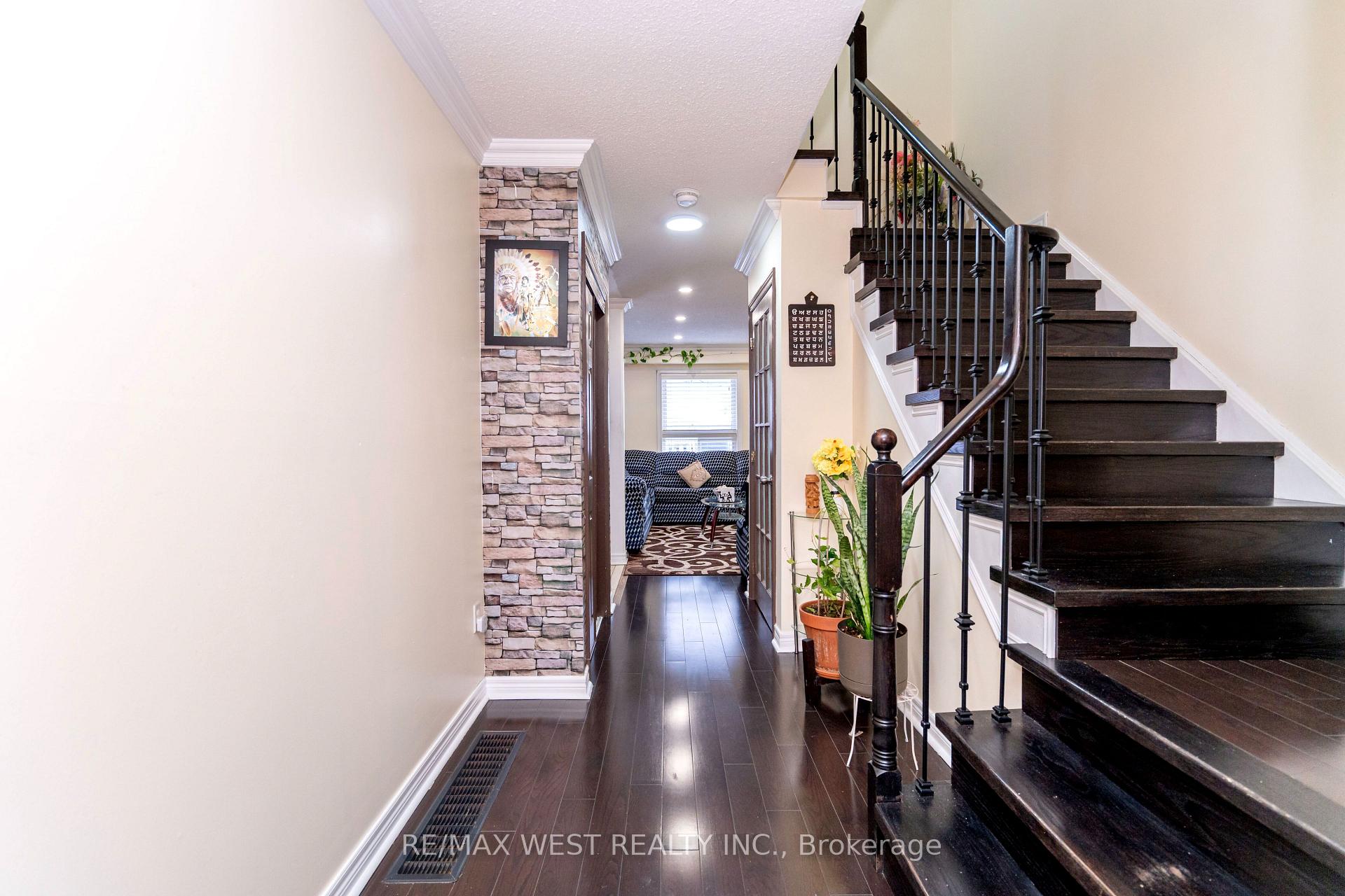 Photo 11 of 83 Ridgemore Crescent, Brampton, Fletcher's Meadow — HOMEH