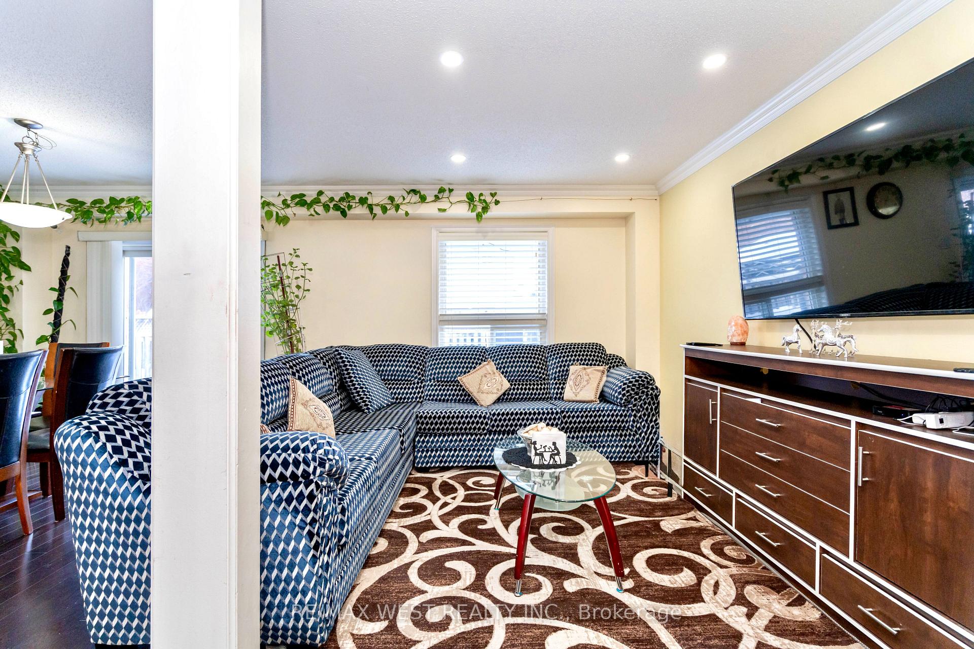 Photo 14 of 83 Ridgemore Crescent, Brampton, Fletcher's Meadow — HOMEH