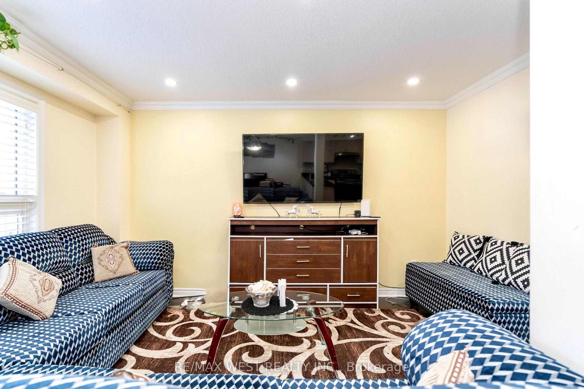 Photo 17 of 83 Ridgemore Crescent, Brampton, Fletcher's Meadow — HOMEH